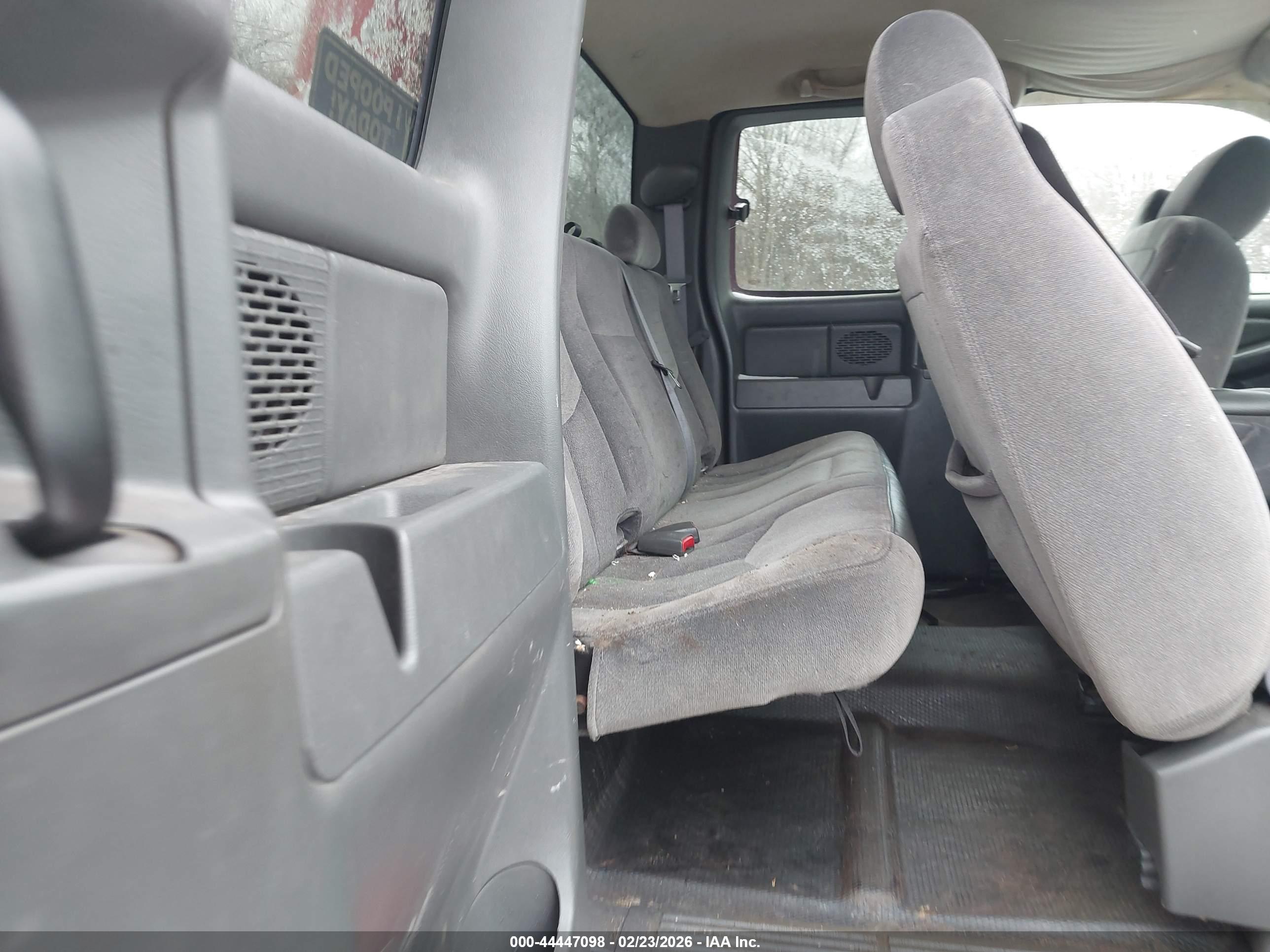 GMC SIERRA image 8