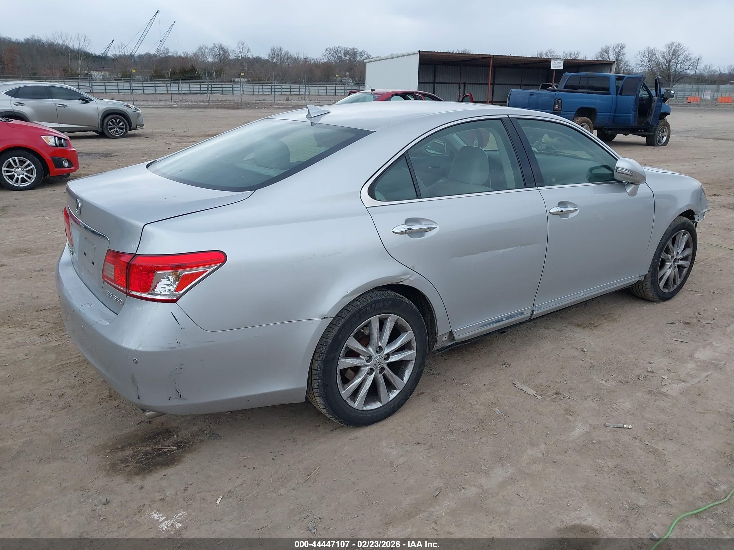 LEXUS ES image 4