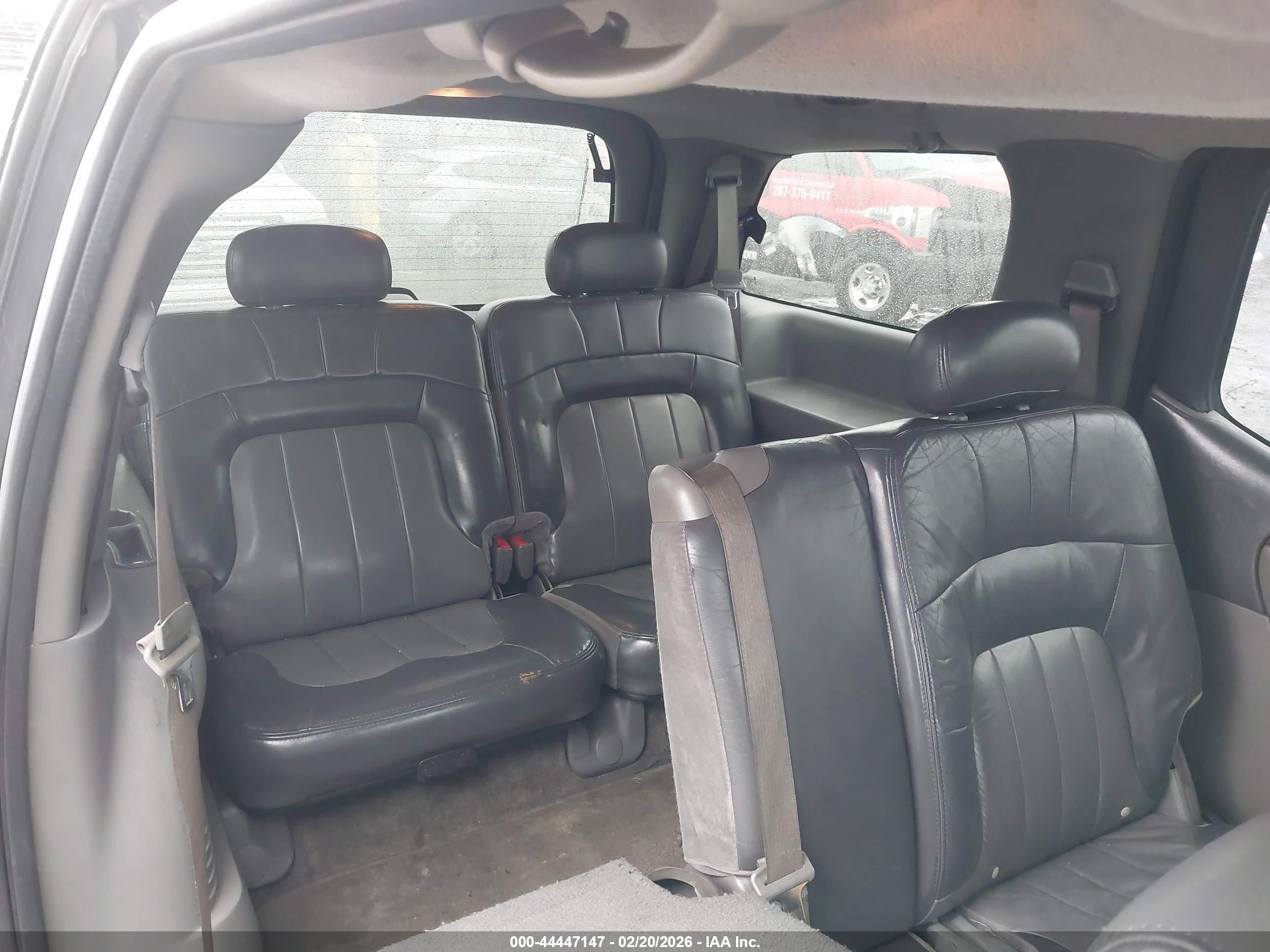GMC ENVOY image 8