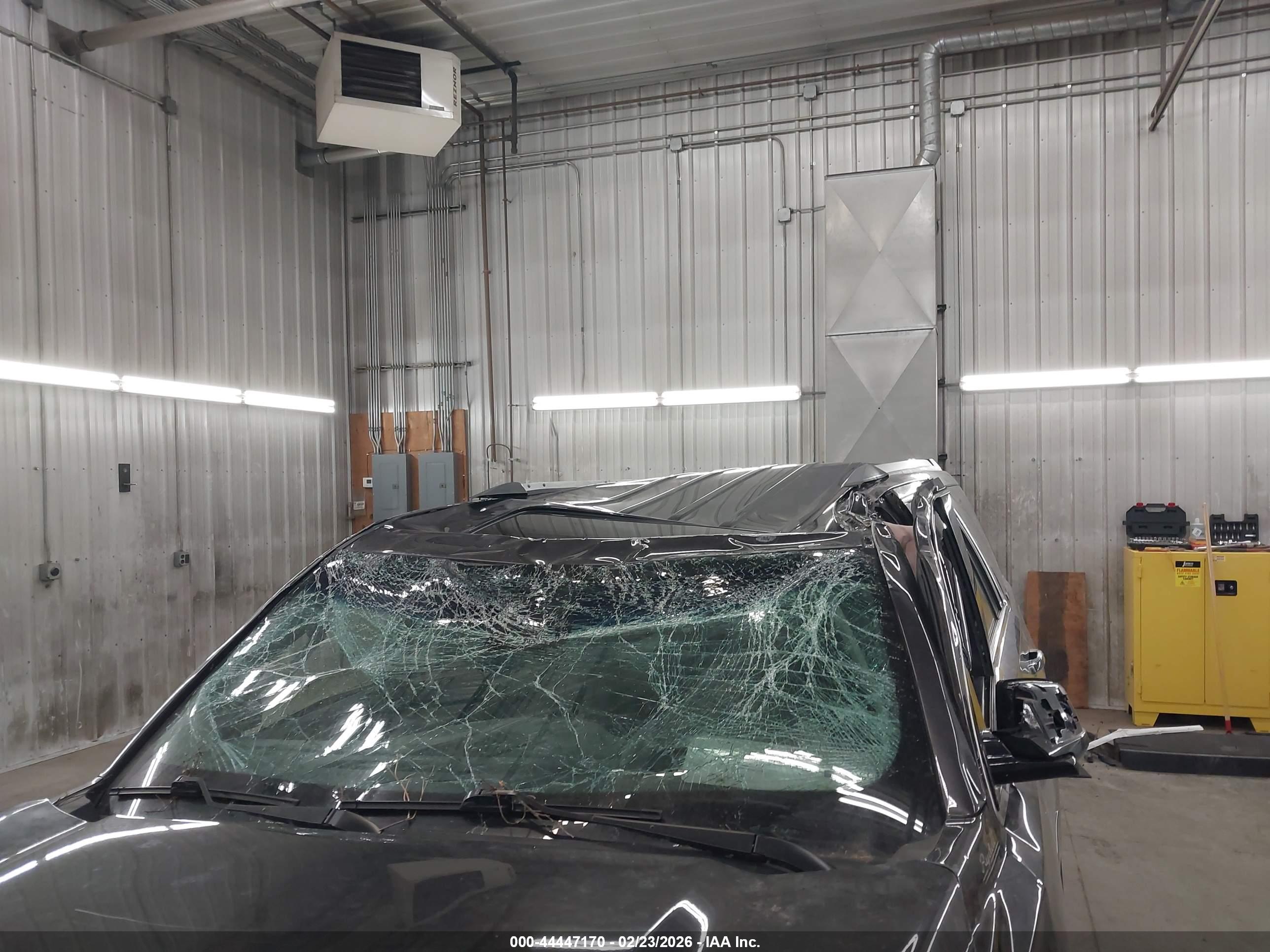 CHEVROLET TAHOE image 6