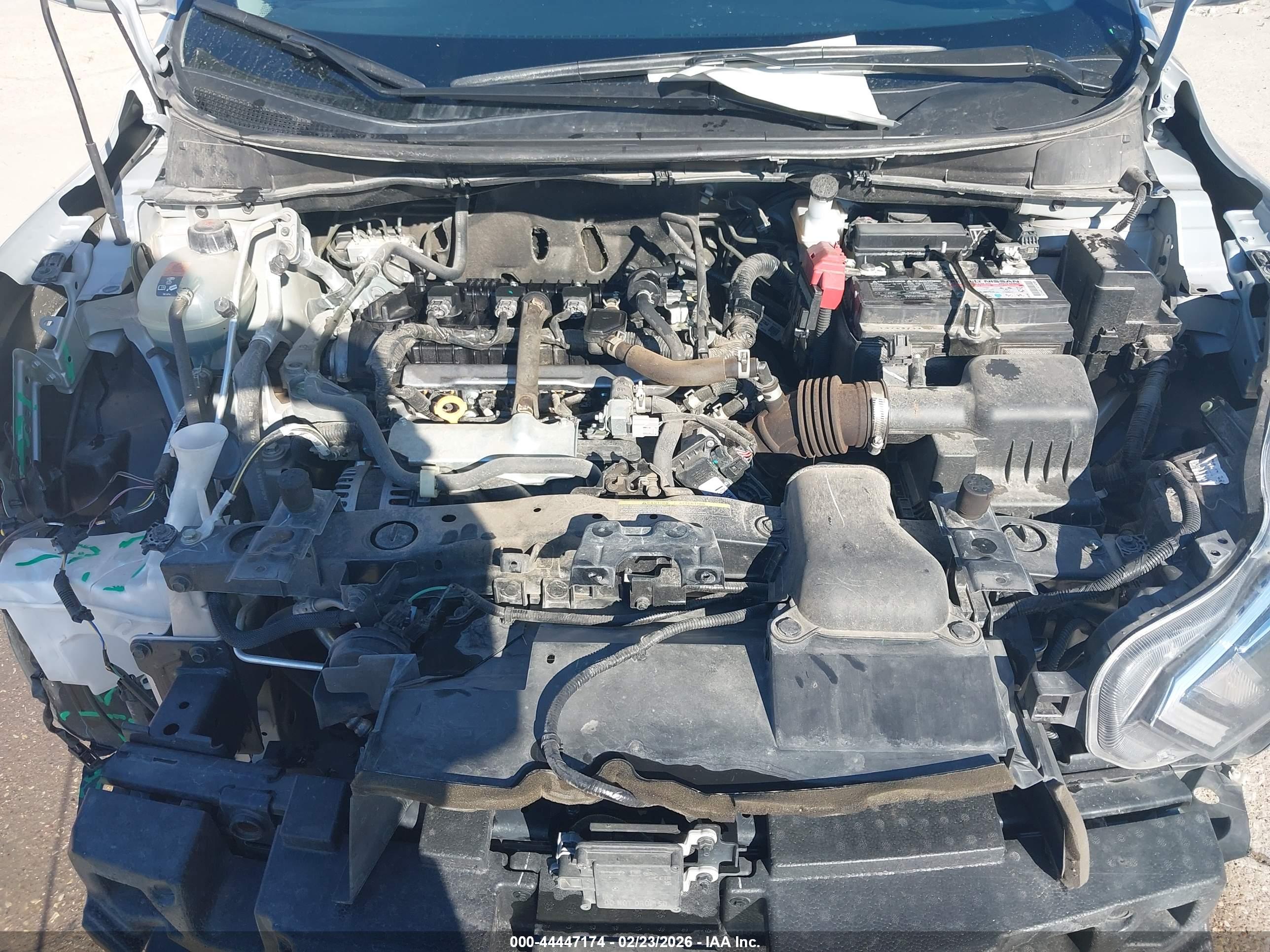 NISSAN VERSA image 10