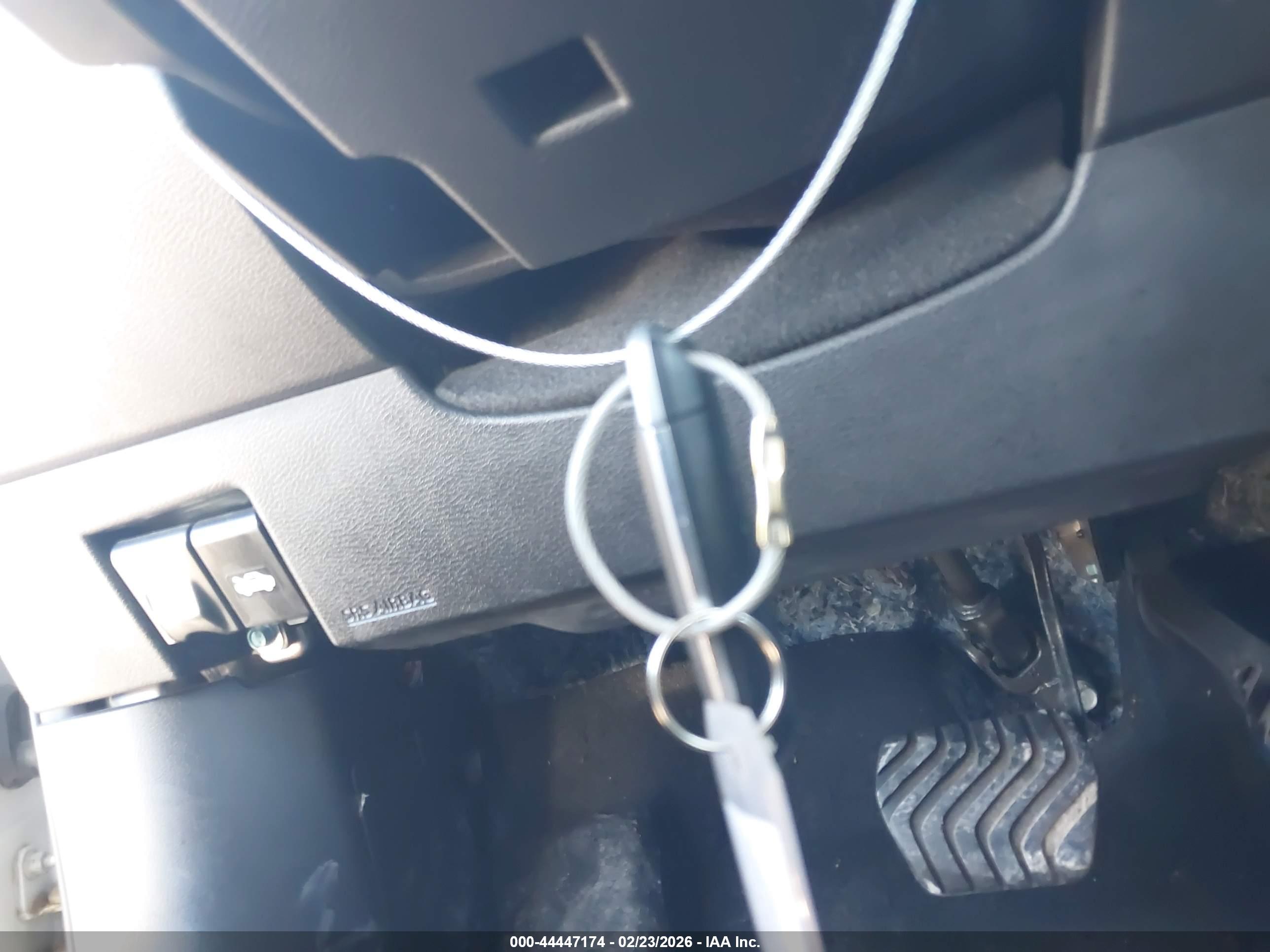 NISSAN VERSA image 11