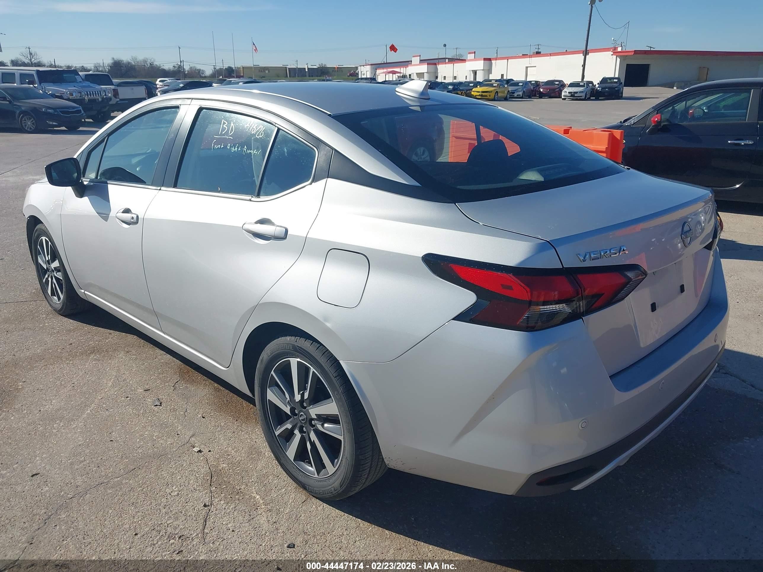 NISSAN VERSA image 3