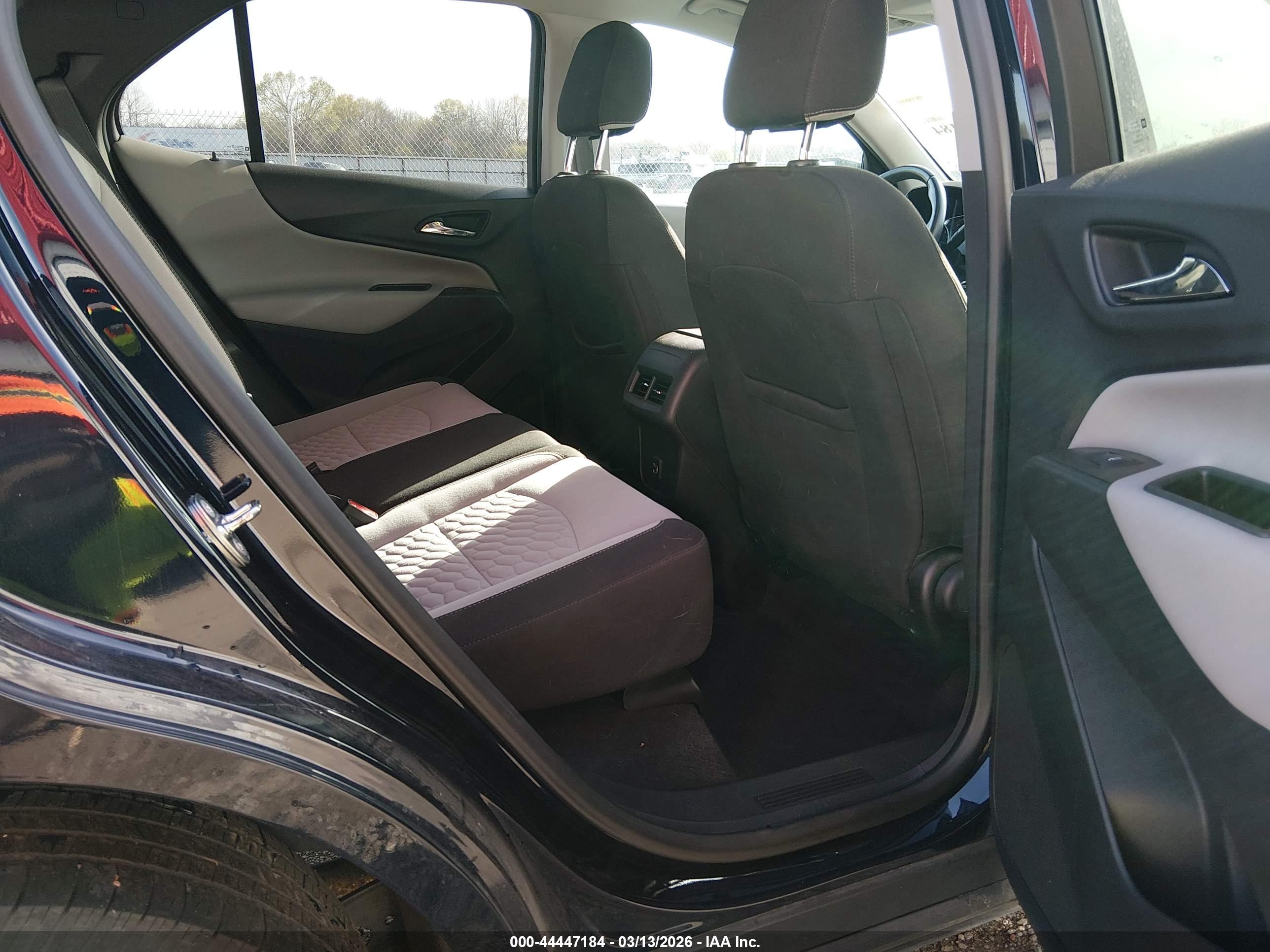 CHEVROLET EQUINOX image 8