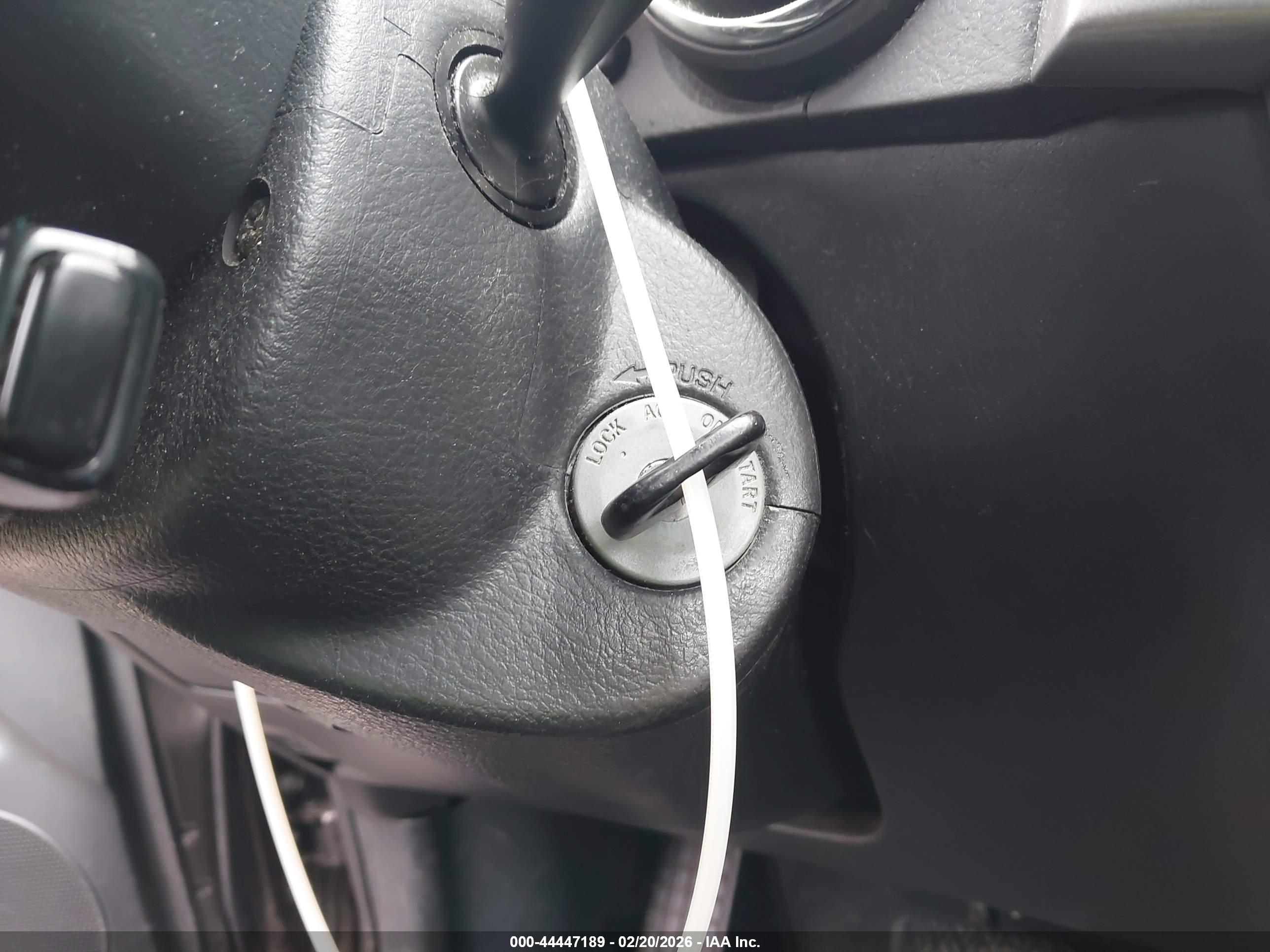 PONTIAC VIBE image 11