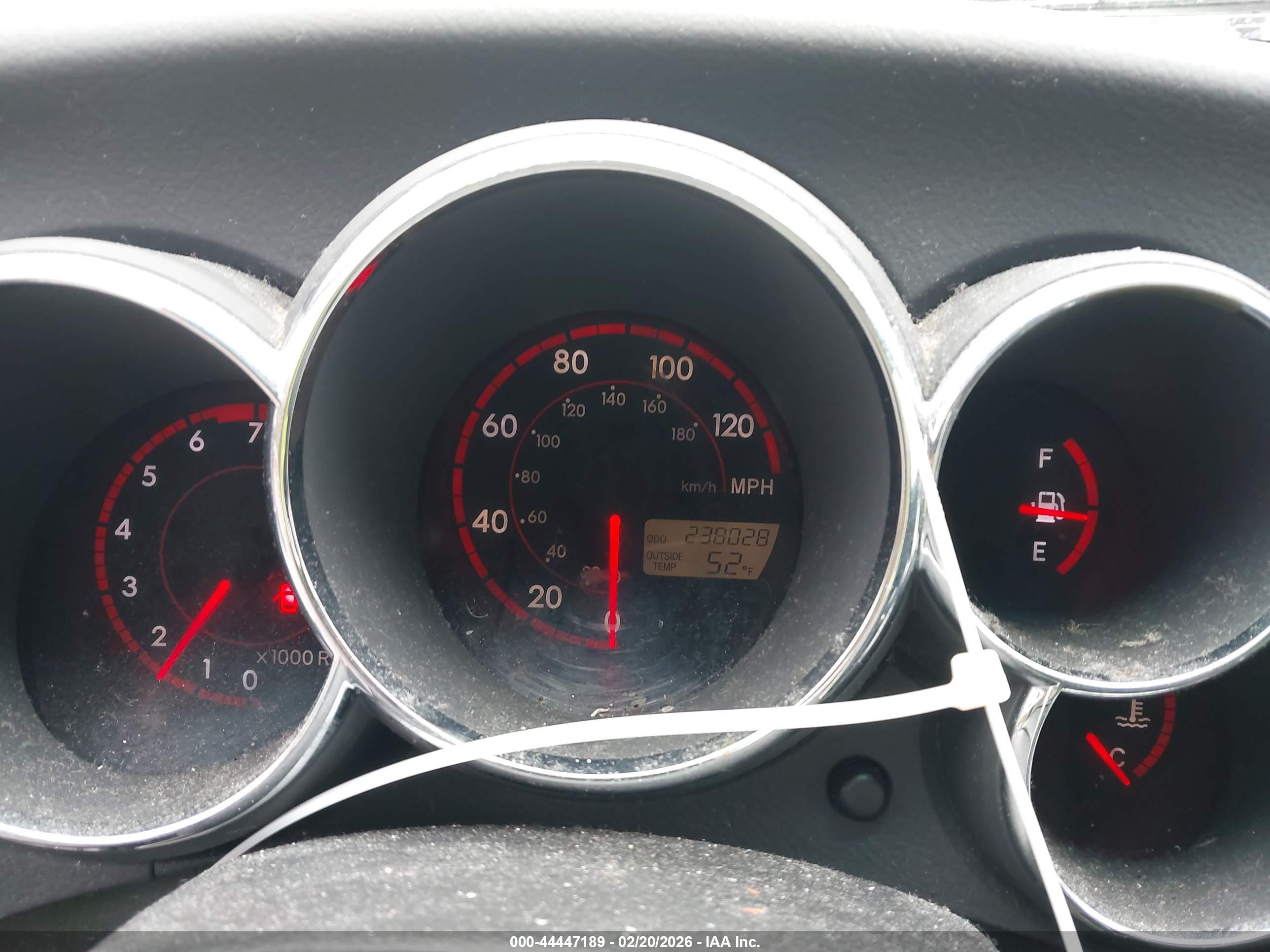 PONTIAC VIBE image 7