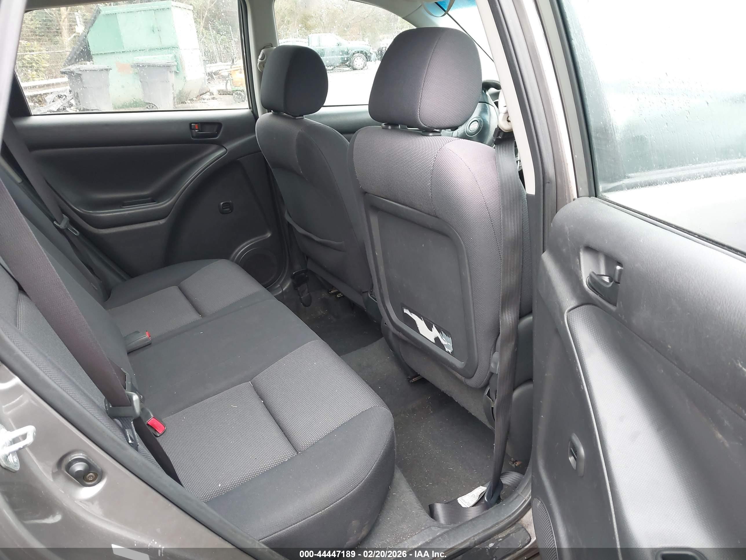 PONTIAC VIBE image 8