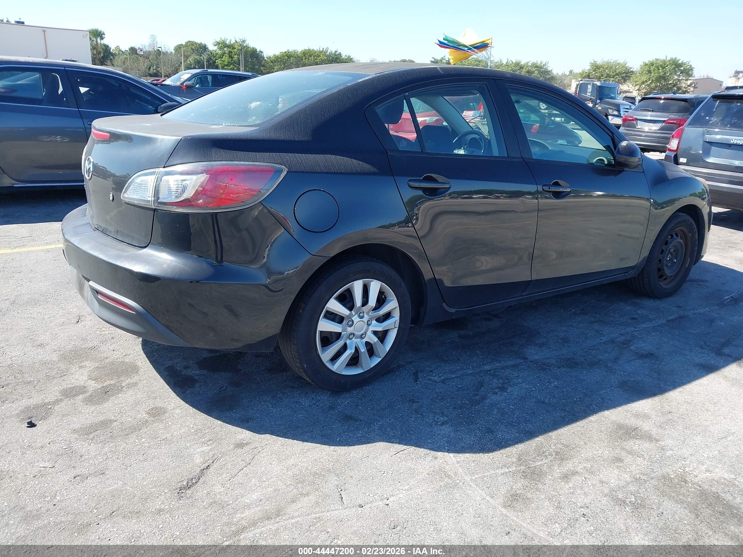 MAZDA MAZDA3 image 4