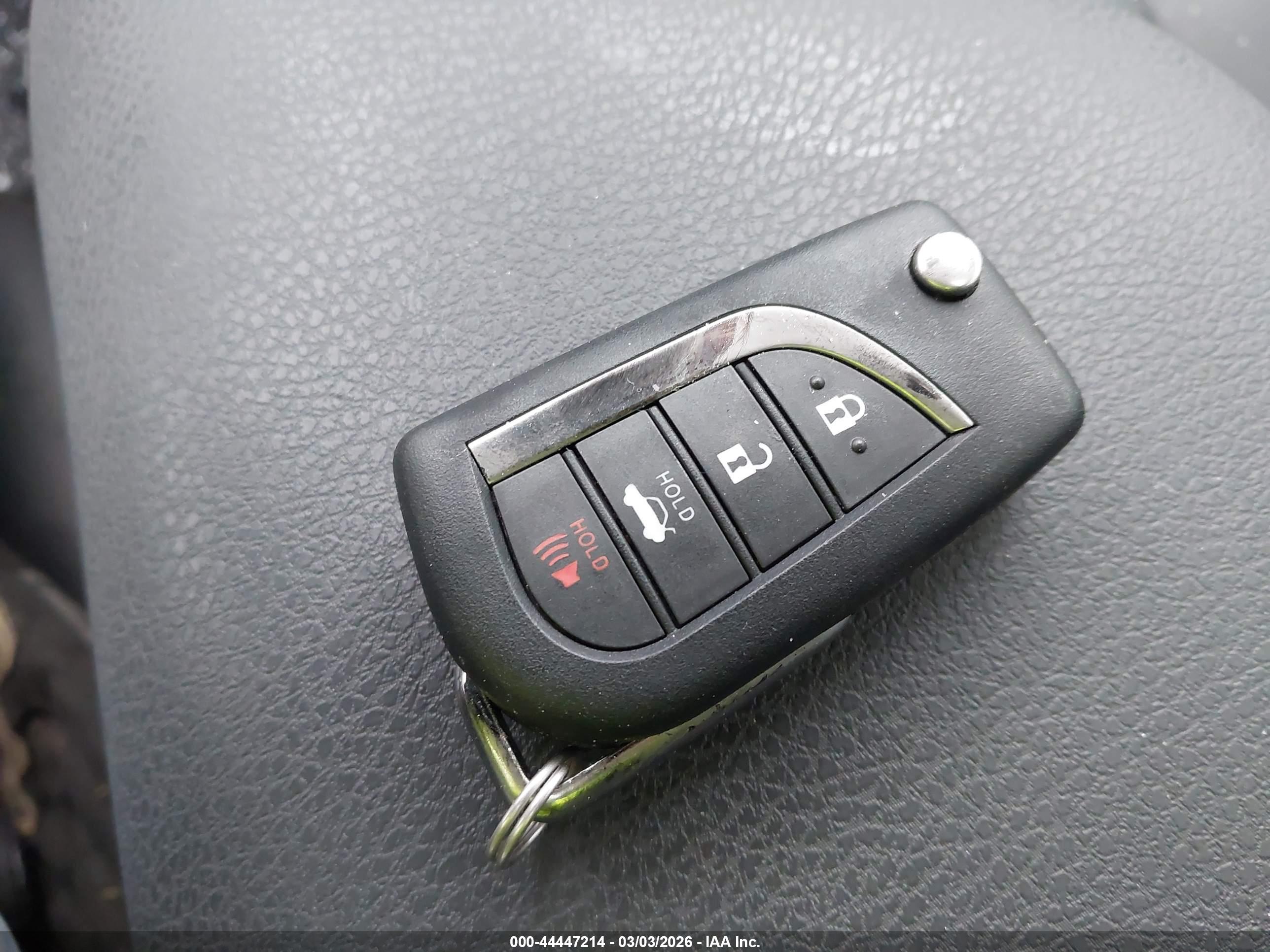 TOYOTA CAMRY image 11