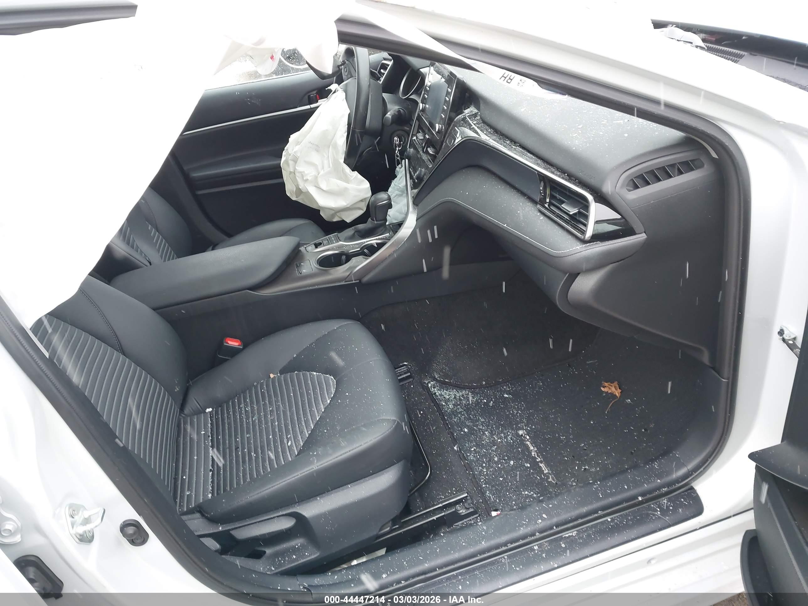 TOYOTA CAMRY image 5