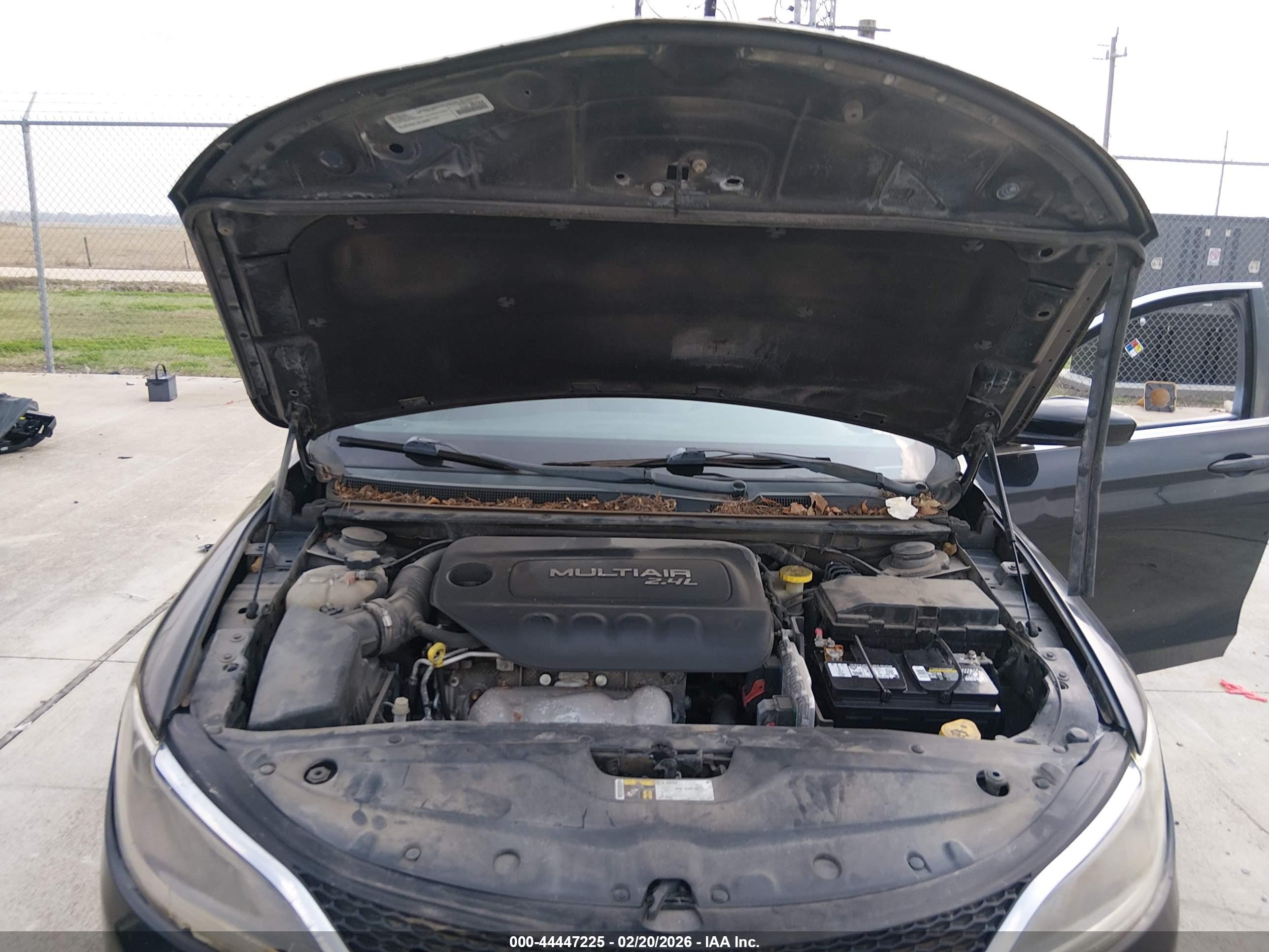 CHRYSLER 200 image 10