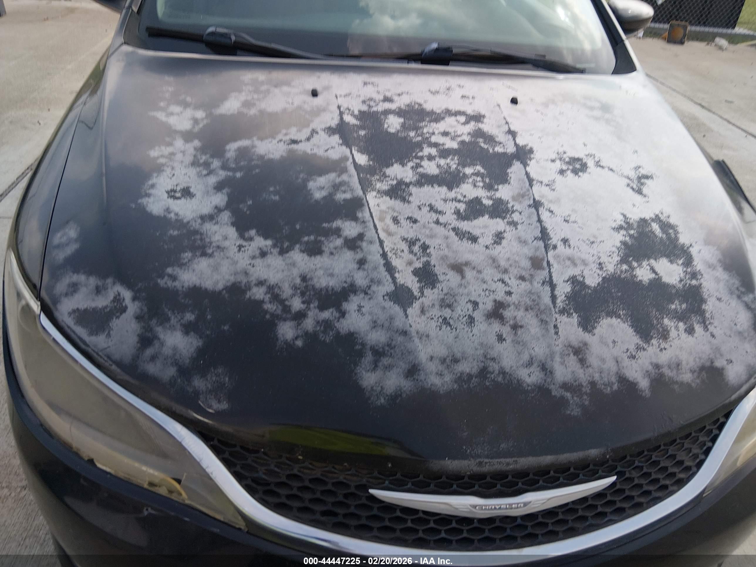 CHRYSLER 200 image 6