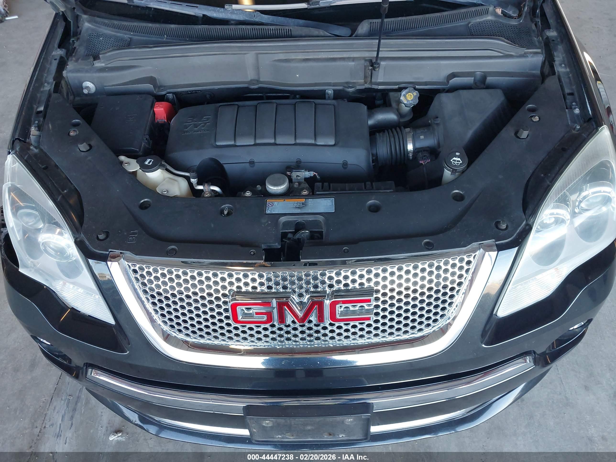 GMC ACADIA image 10