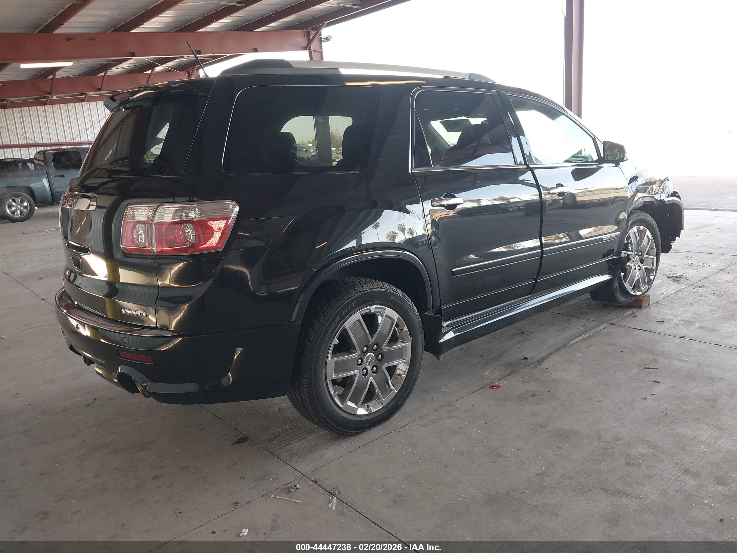 GMC ACADIA image 4