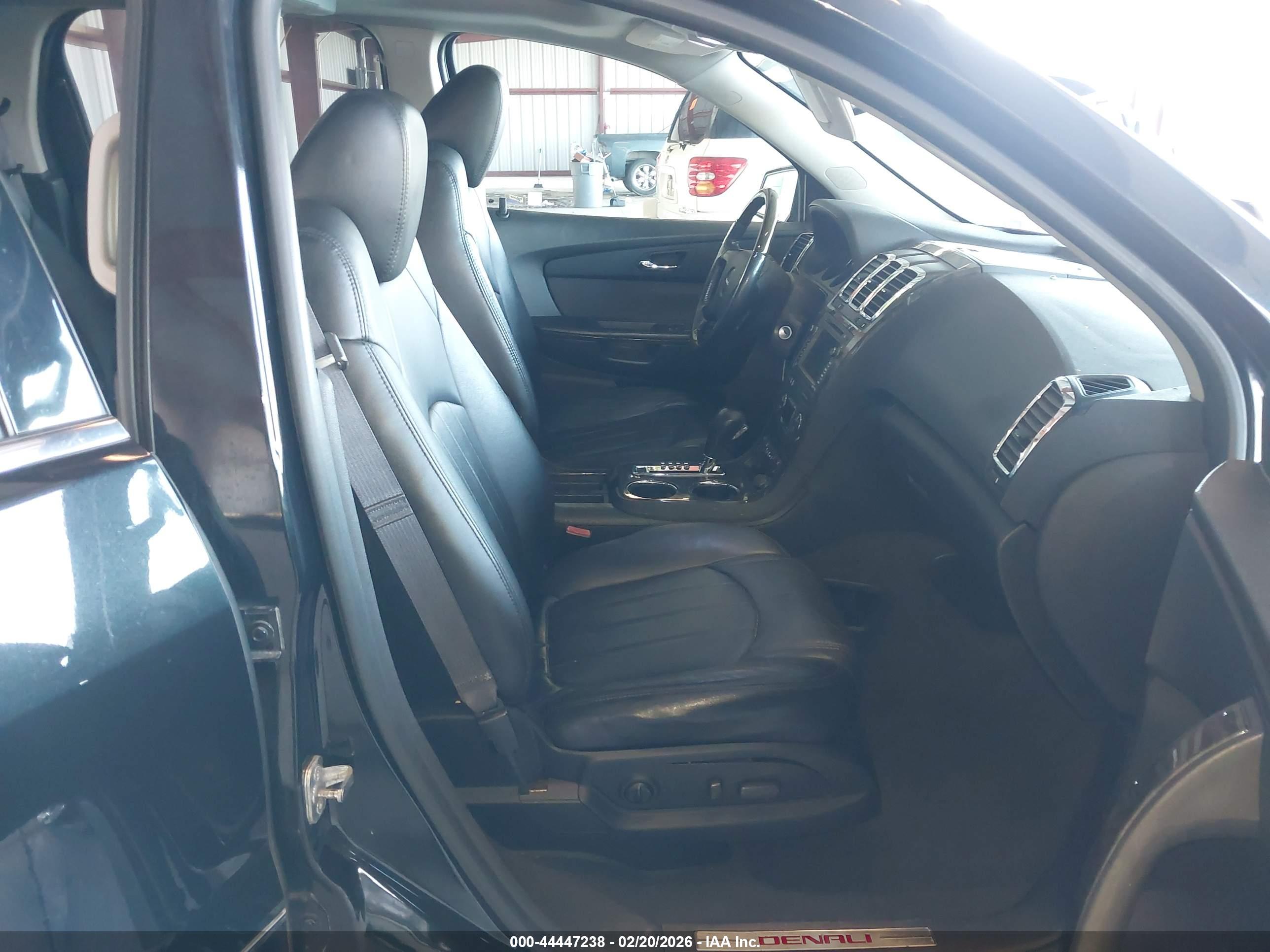 GMC ACADIA image 5