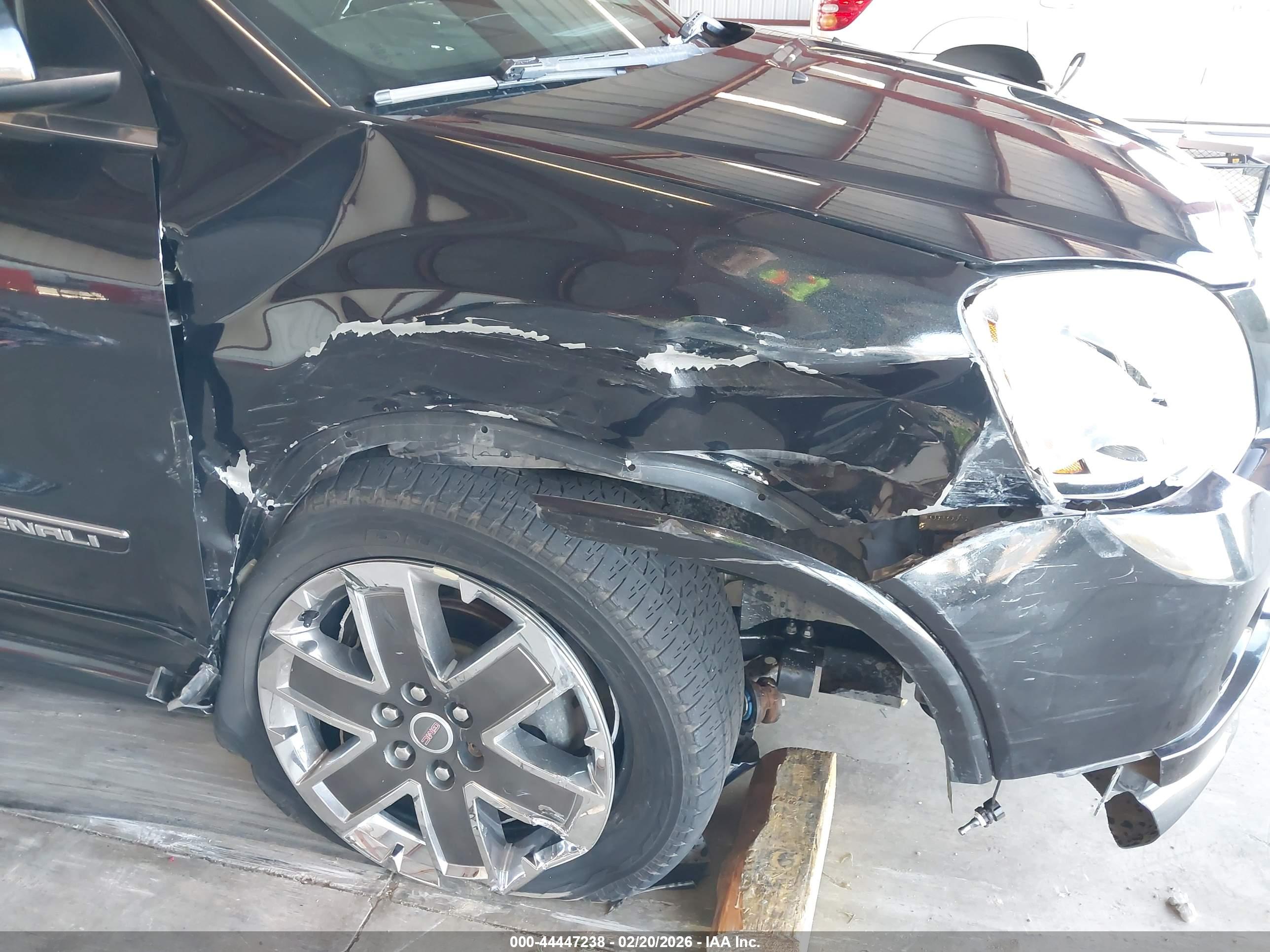 GMC ACADIA image 6