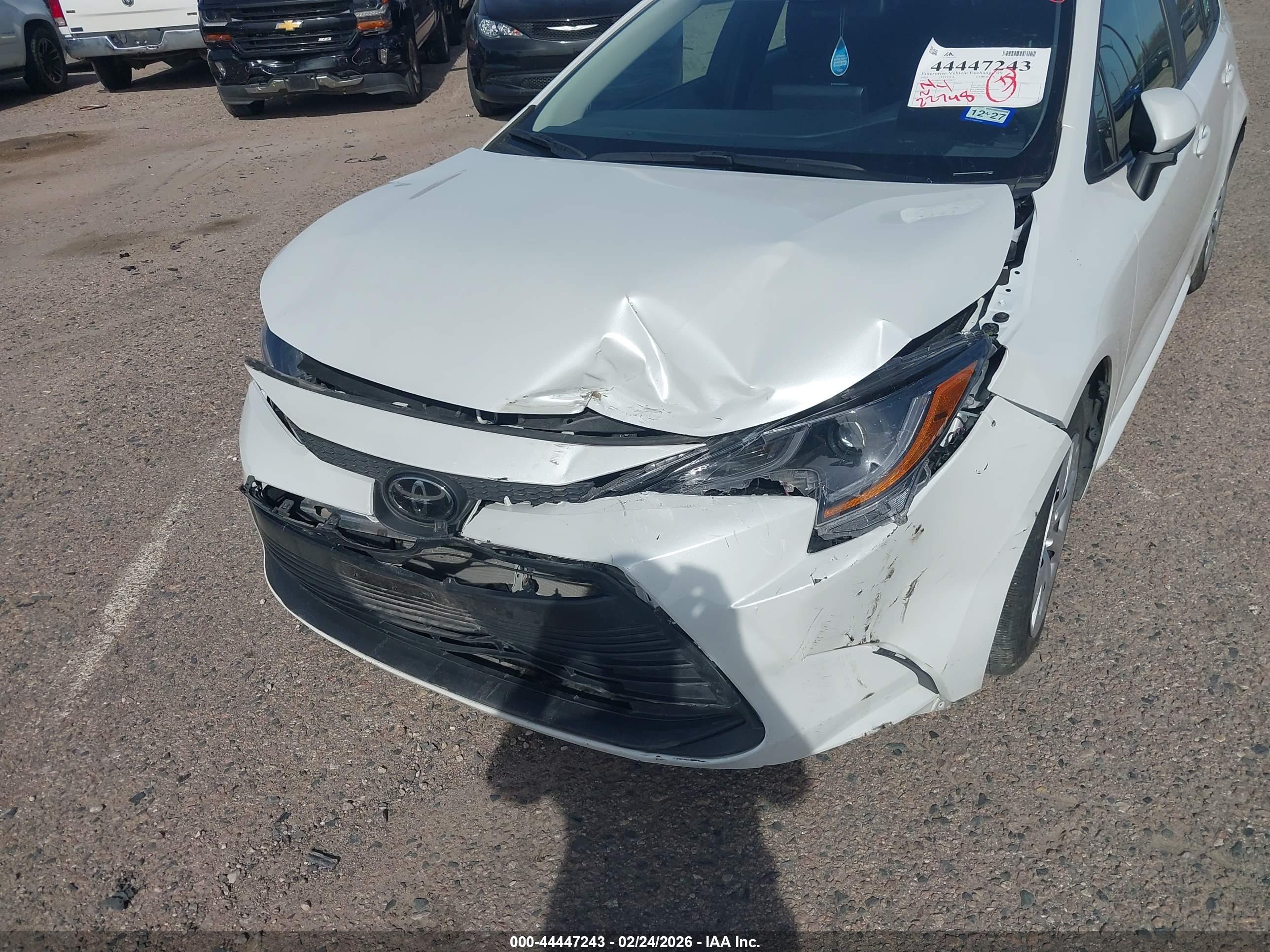 TOYOTA COROLLA image 6