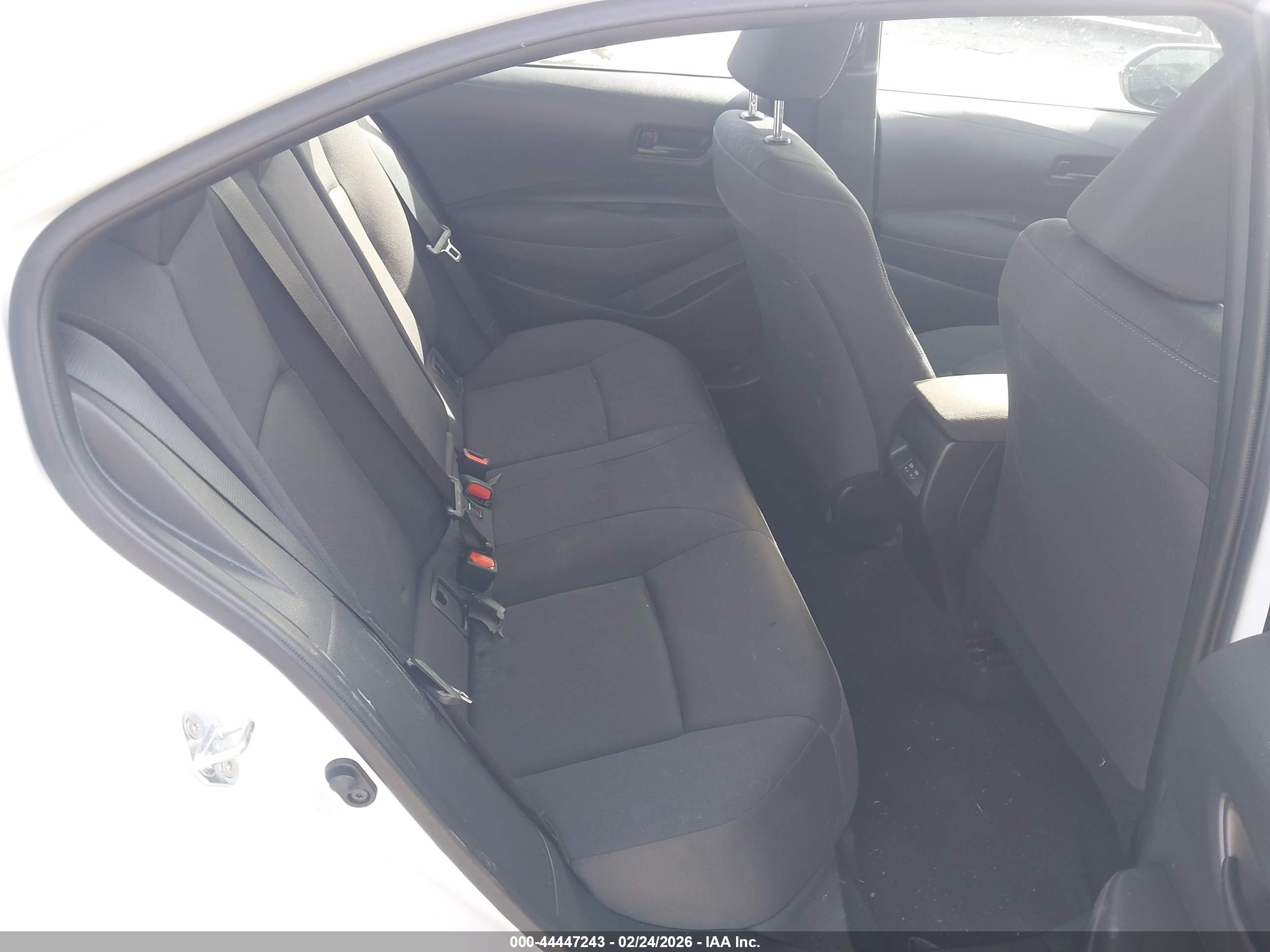 TOYOTA COROLLA image 8
