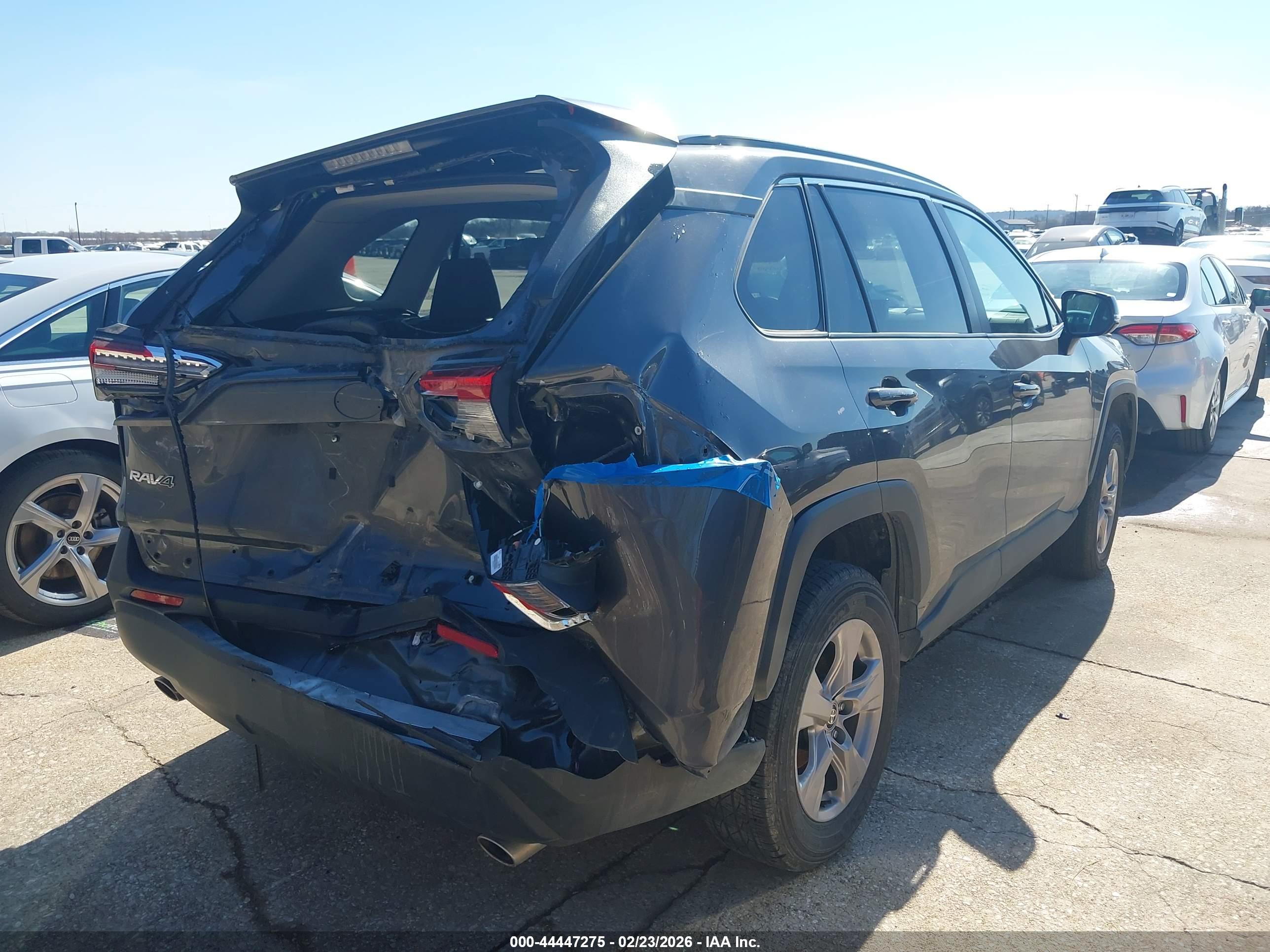 TOYOTA RAV4 image 4