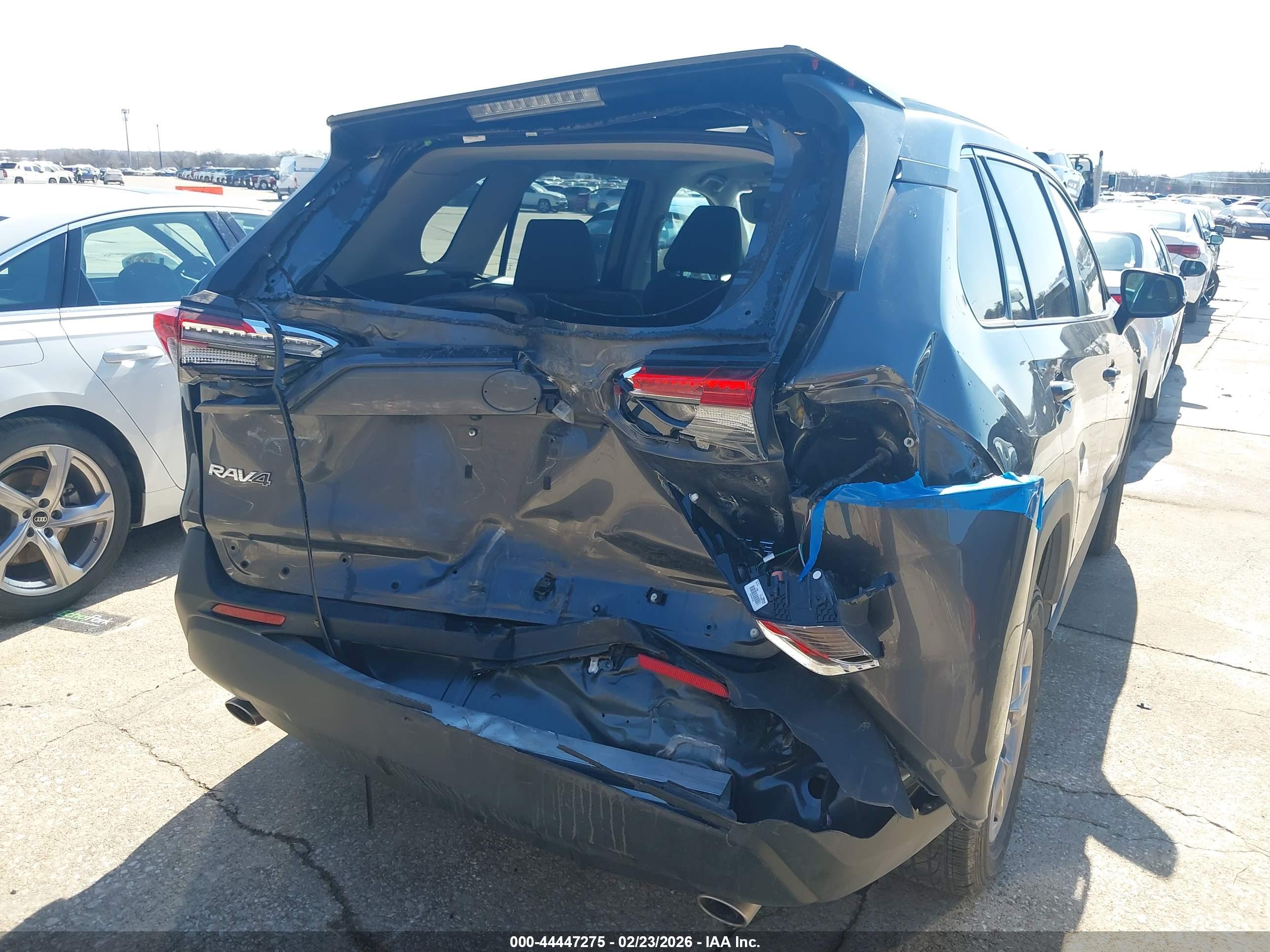 TOYOTA RAV4 image 6