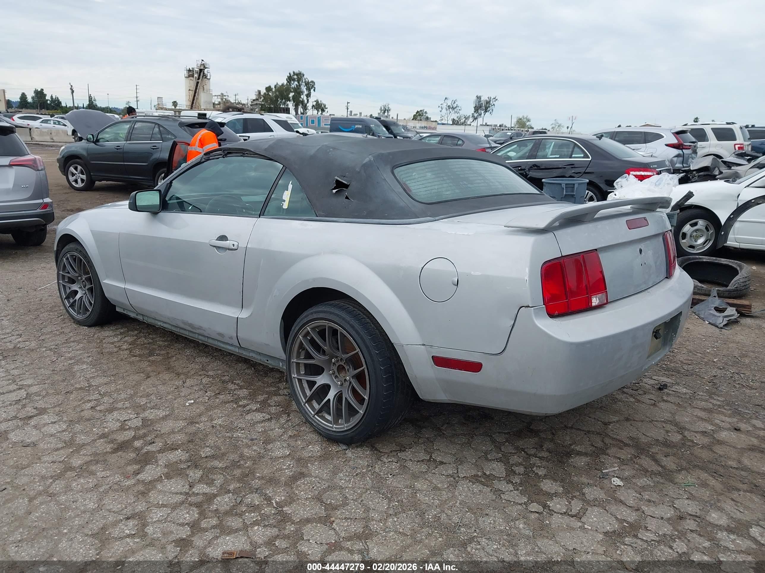 FORD MUSTANG image 3