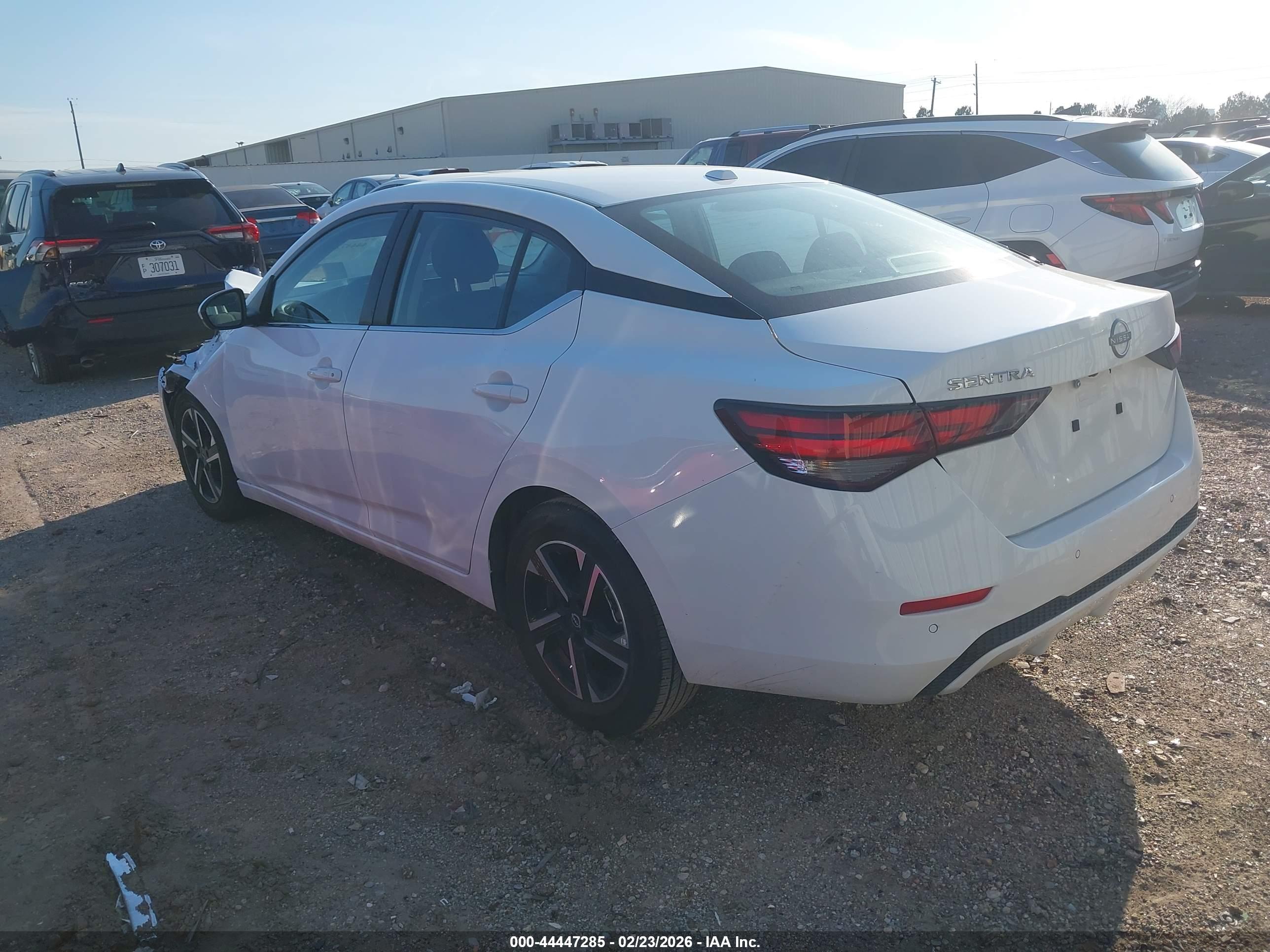 NISSAN SENTRA image 3
