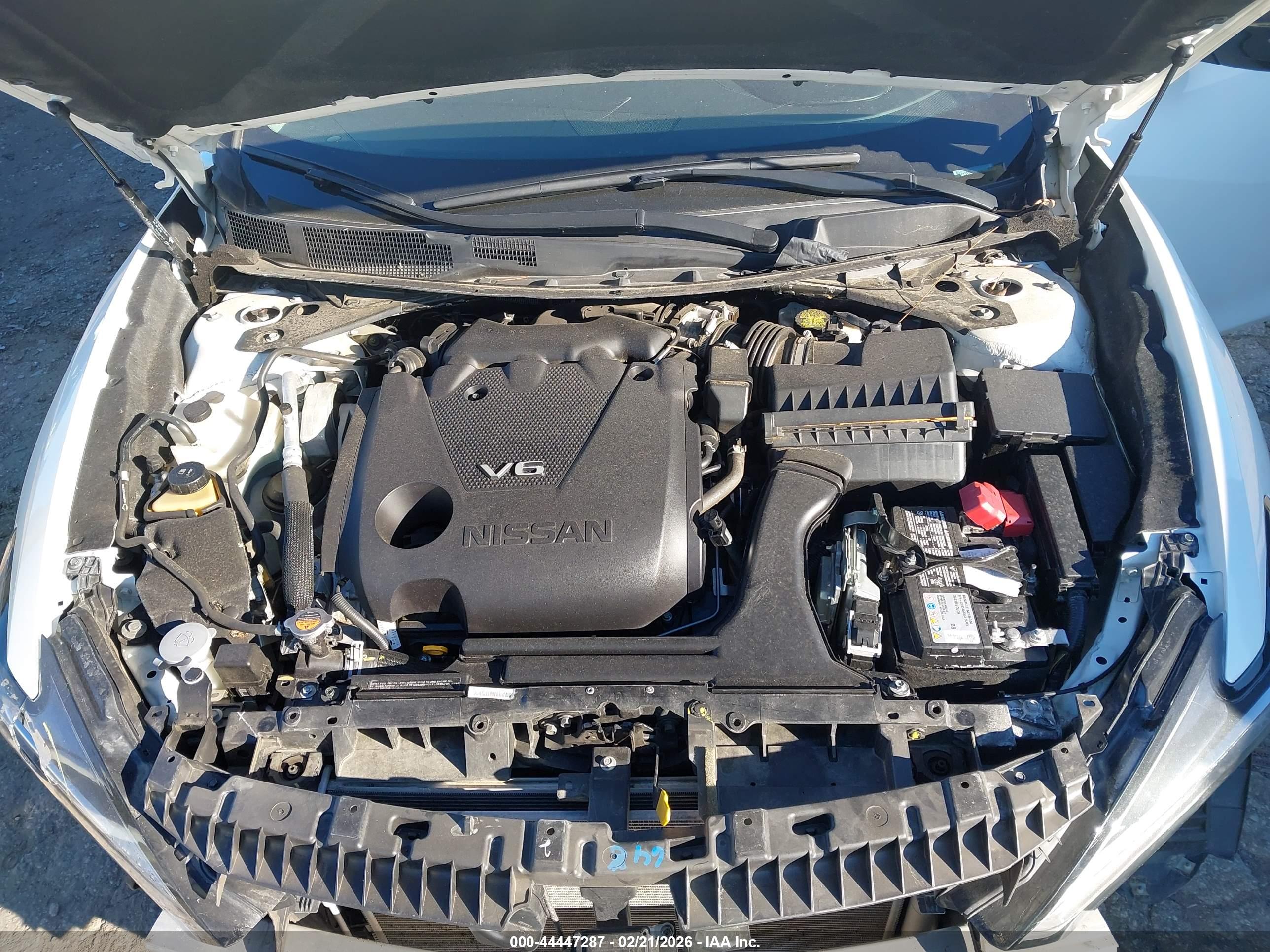 NISSAN MAXIMA image 10