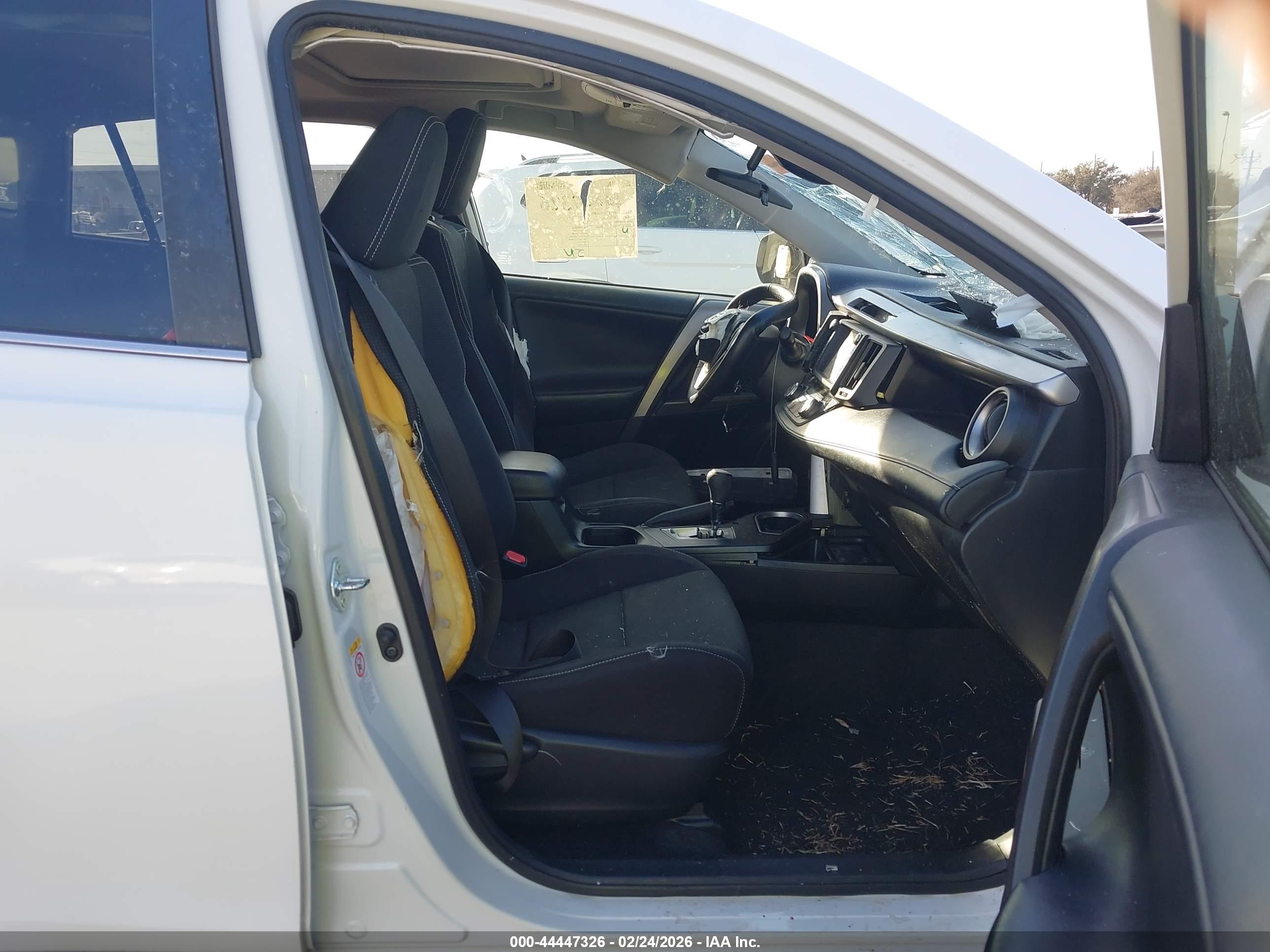 TOYOTA RAV4 image 5