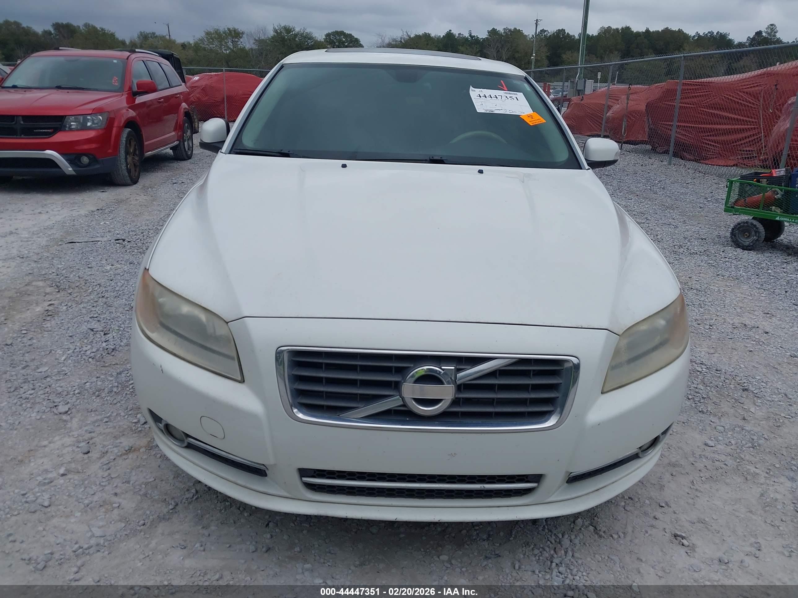 VOLVO S80 image 6