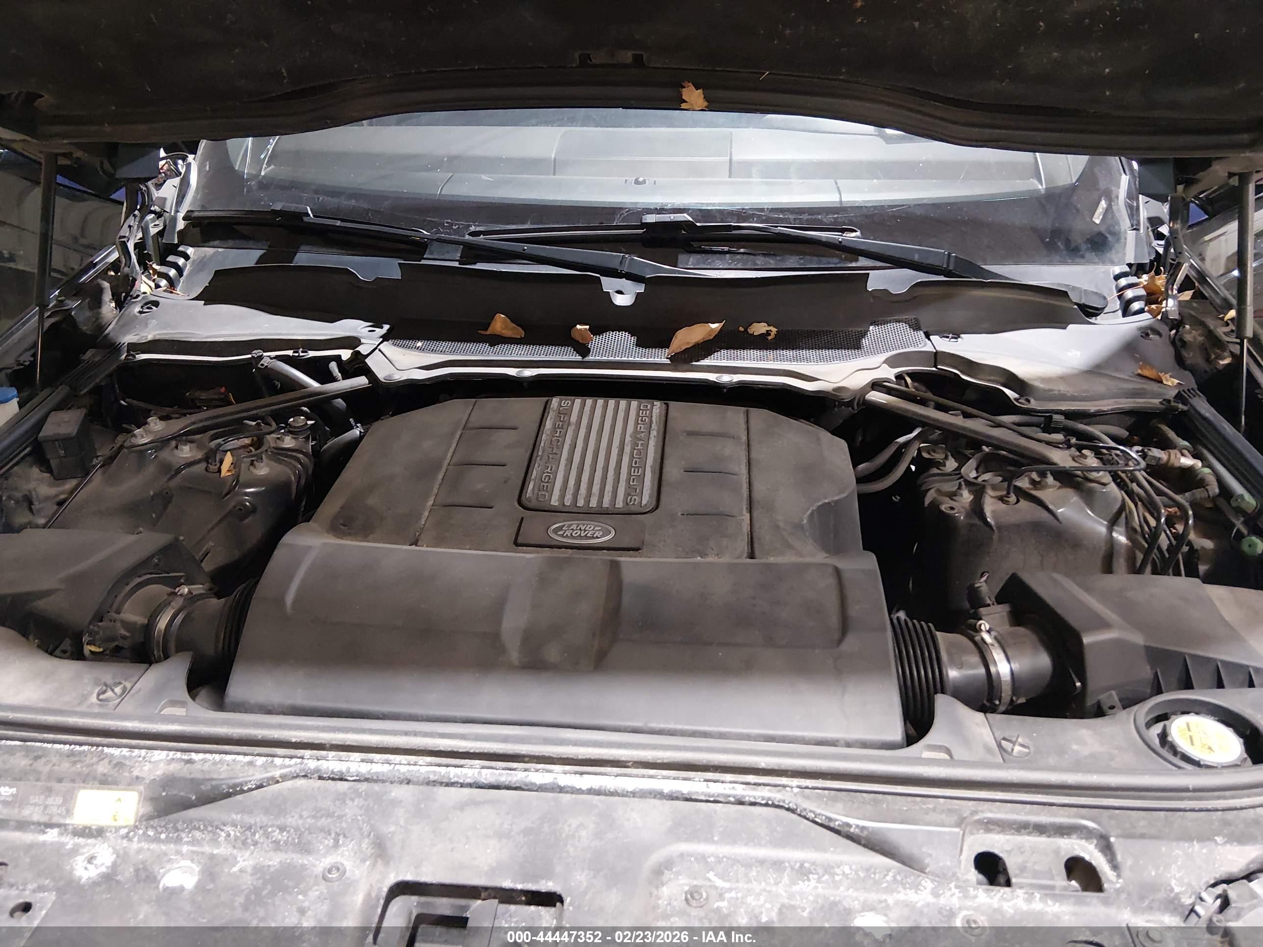 LAND ROVER image 10