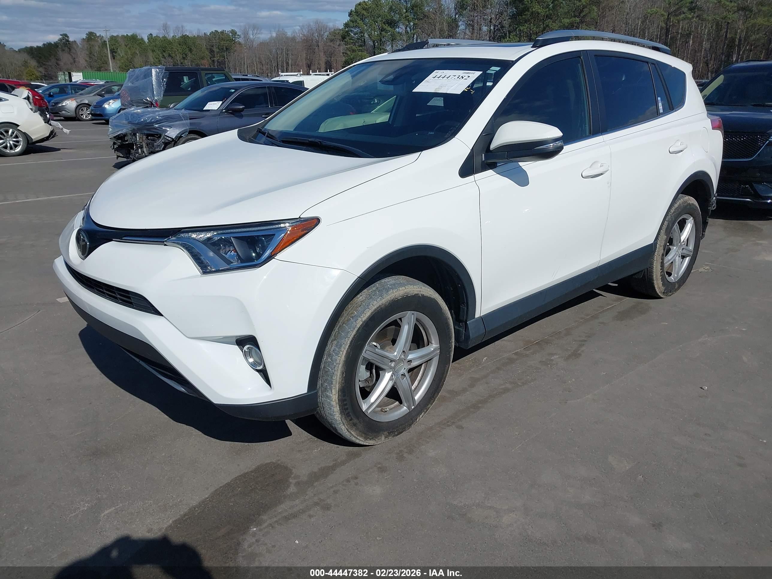 TOYOTA RAV4 image 2