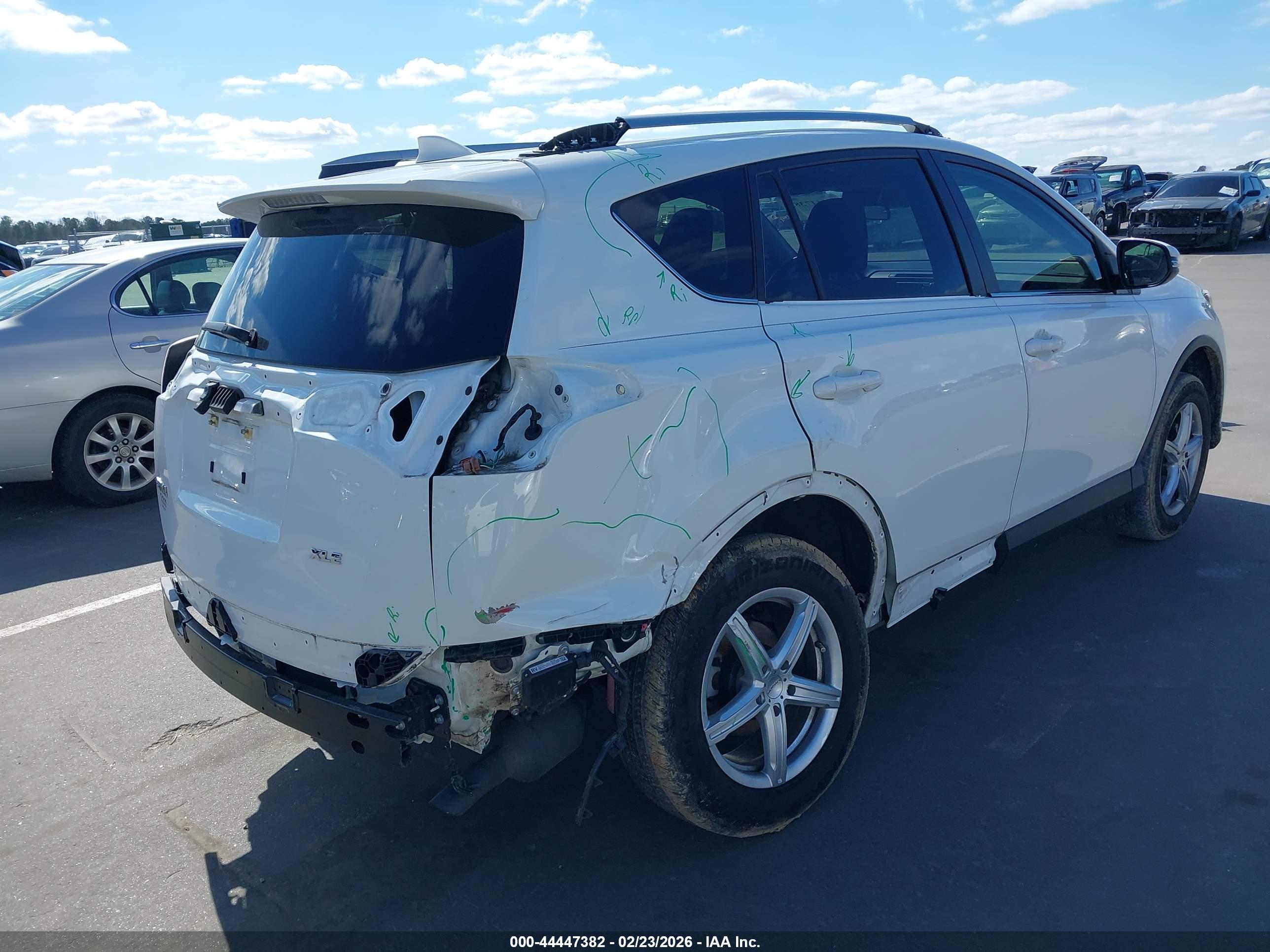 TOYOTA RAV4 image 4