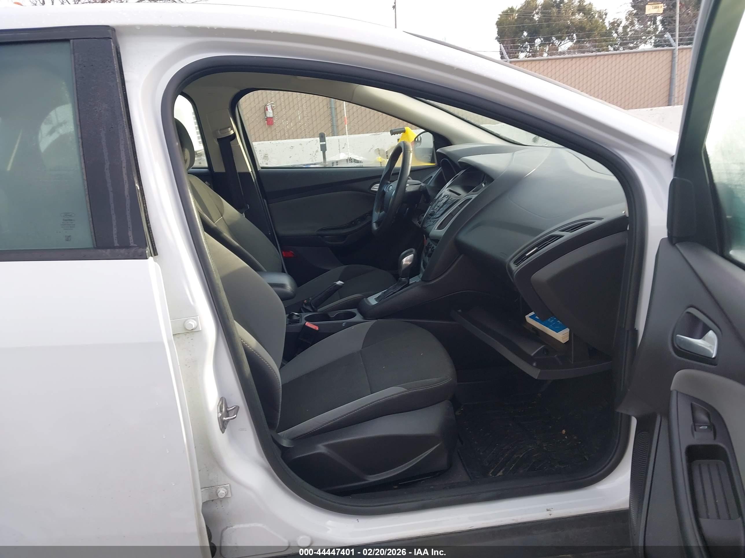 FORD FOCUS image 5