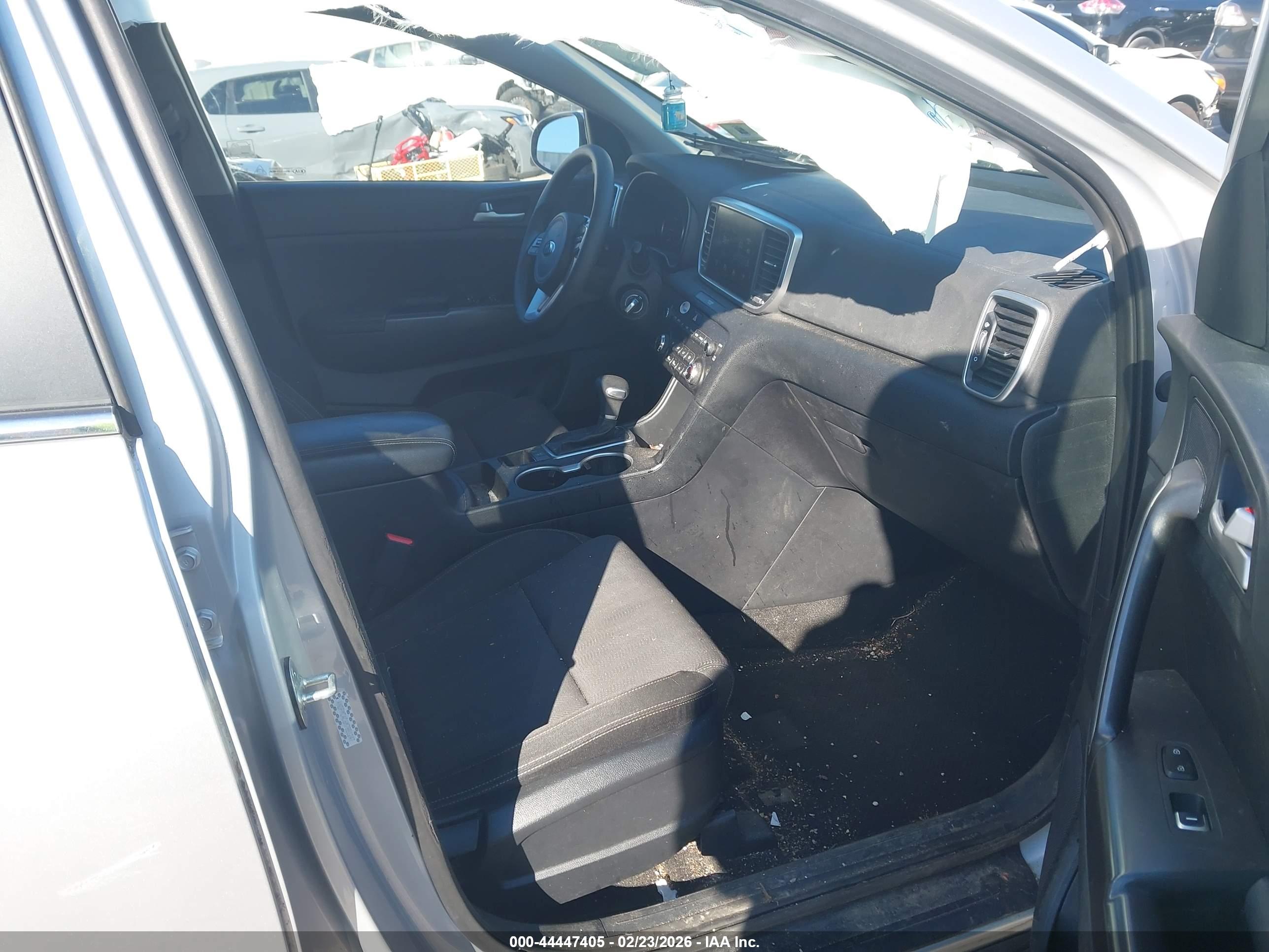 KIA SPORTAGE image 5