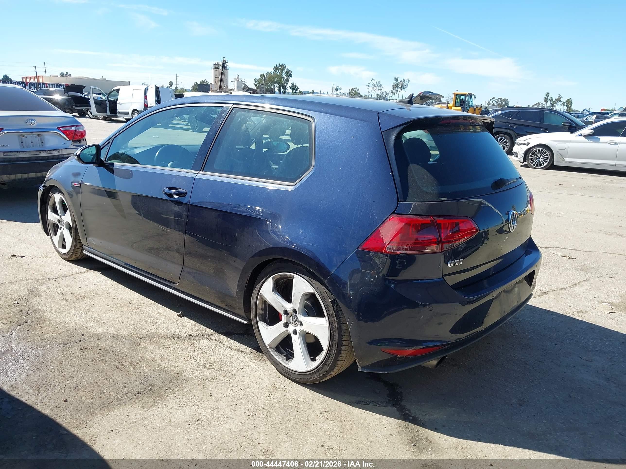 VOLKSWAGEN GOLF image 3