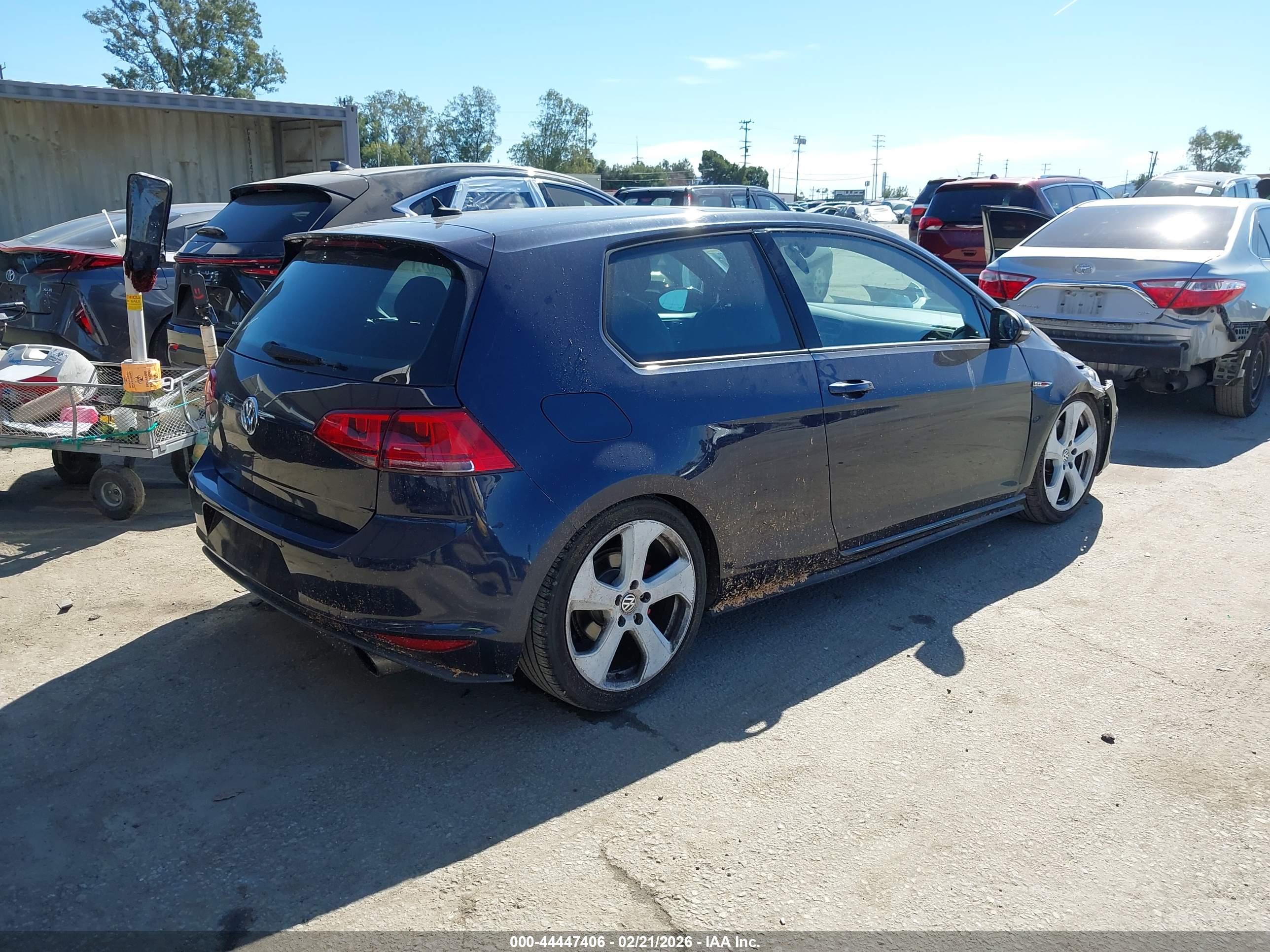 VOLKSWAGEN GOLF image 4