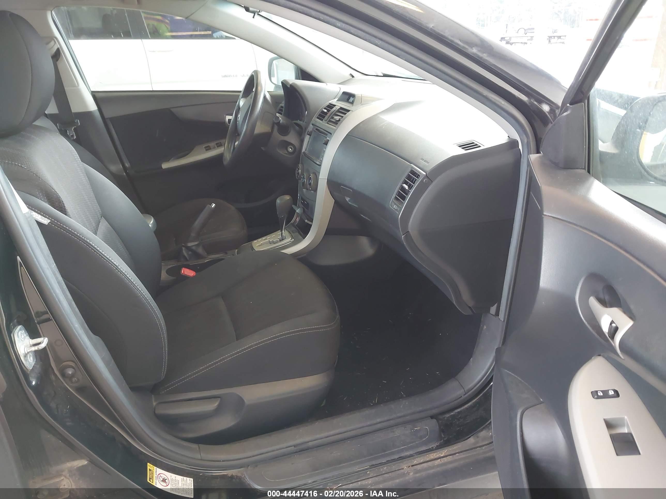 TOYOTA COROLLA image 5