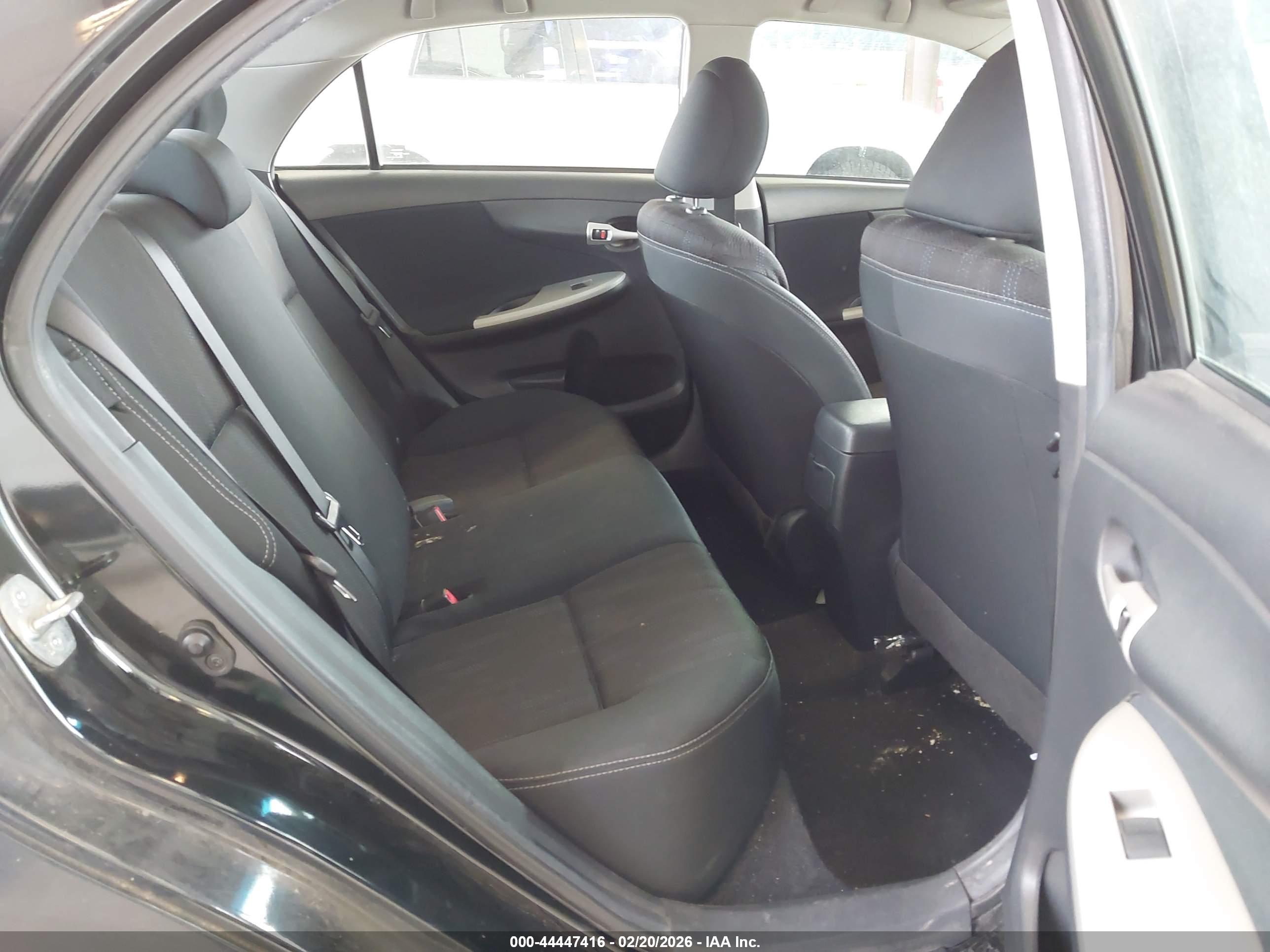 TOYOTA COROLLA image 8