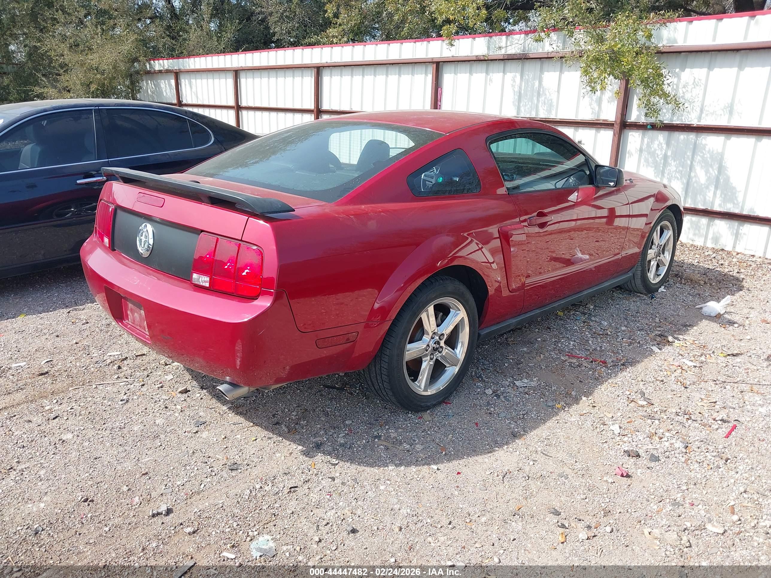 FORD MUSTANG image 4