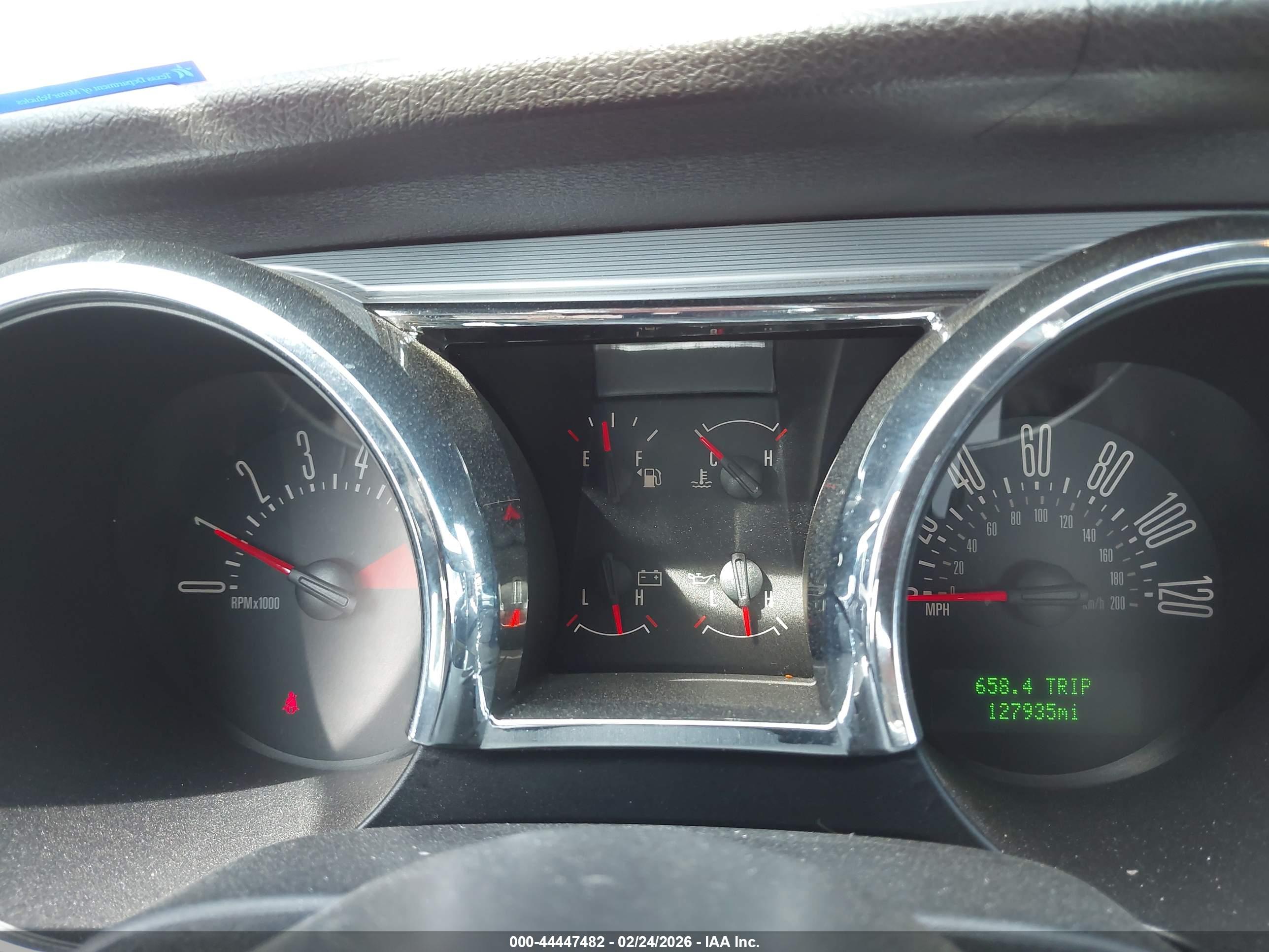 FORD MUSTANG image 7
