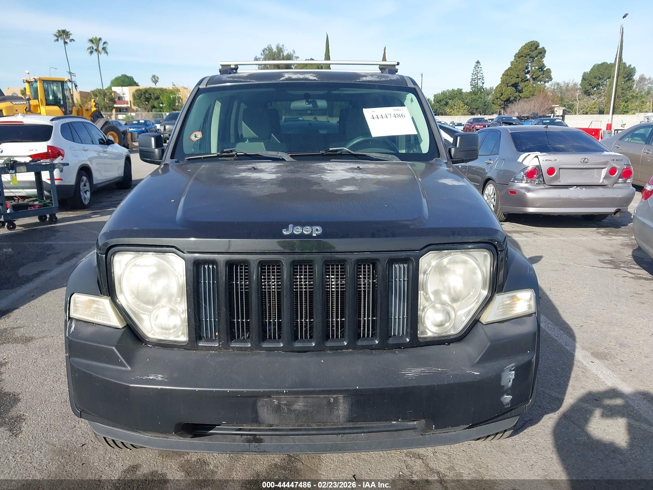 JEEP LIBERTY image 6