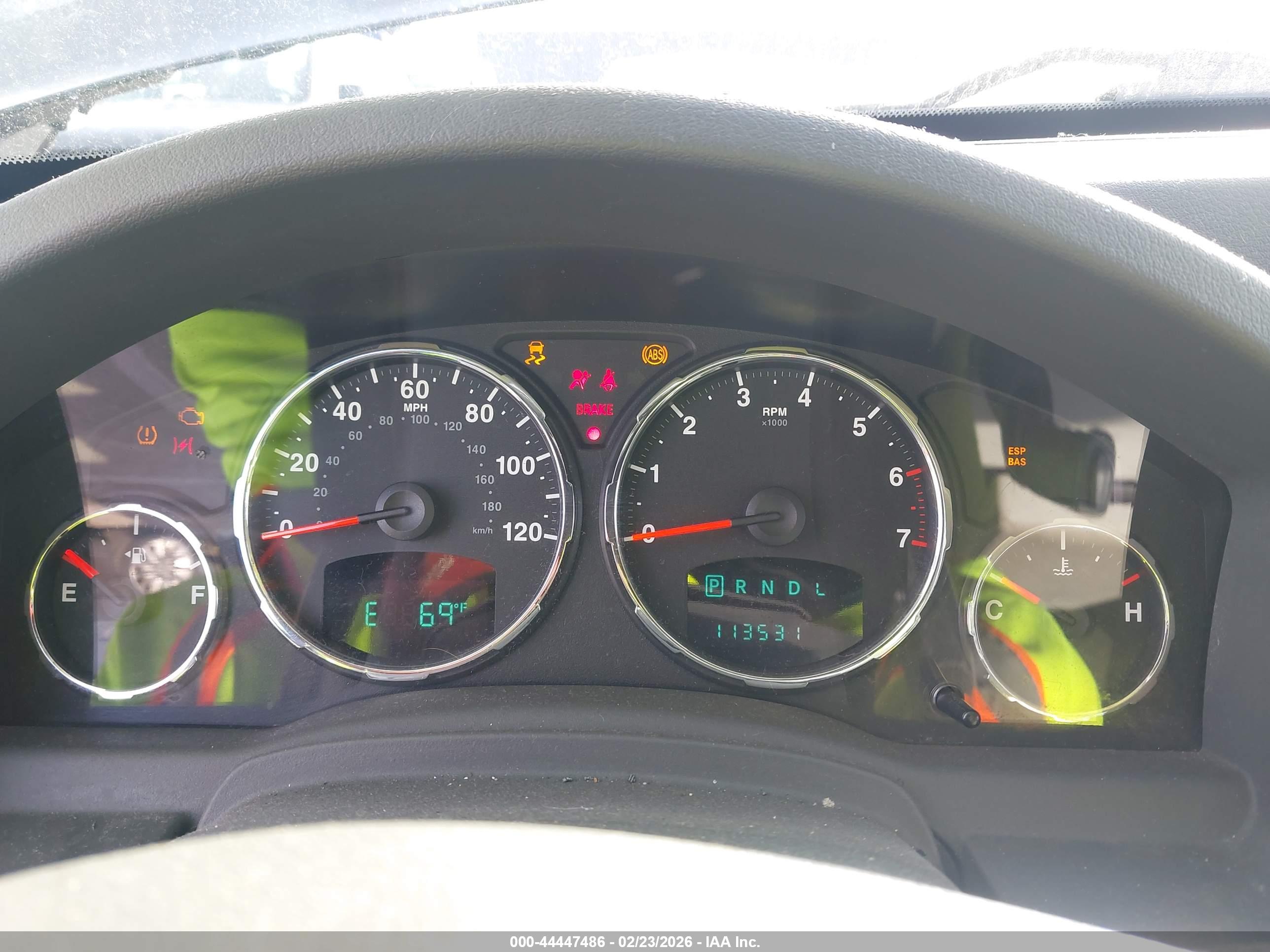 JEEP LIBERTY image 7