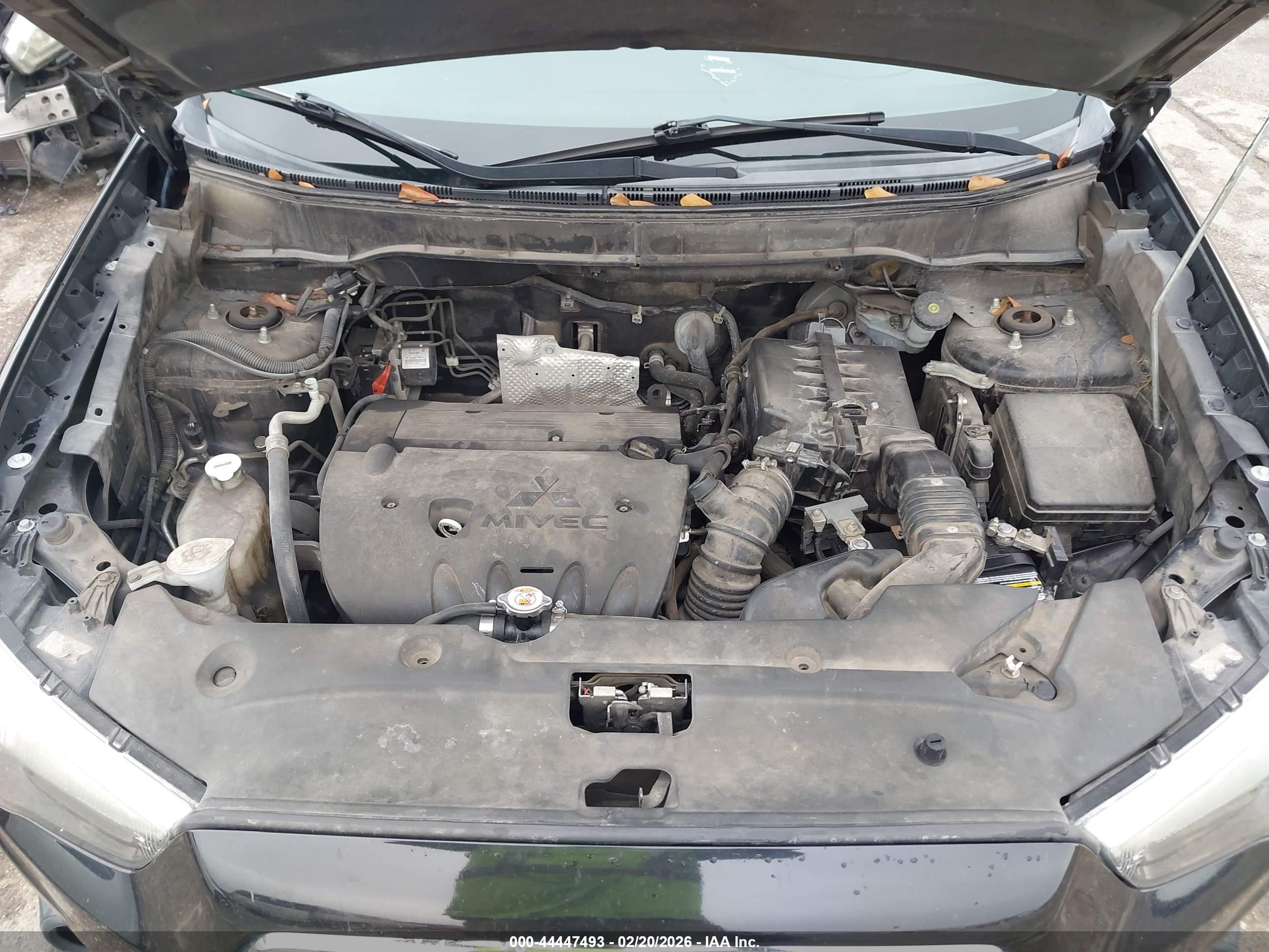 MITSUBISHI OUTLANDER image 10