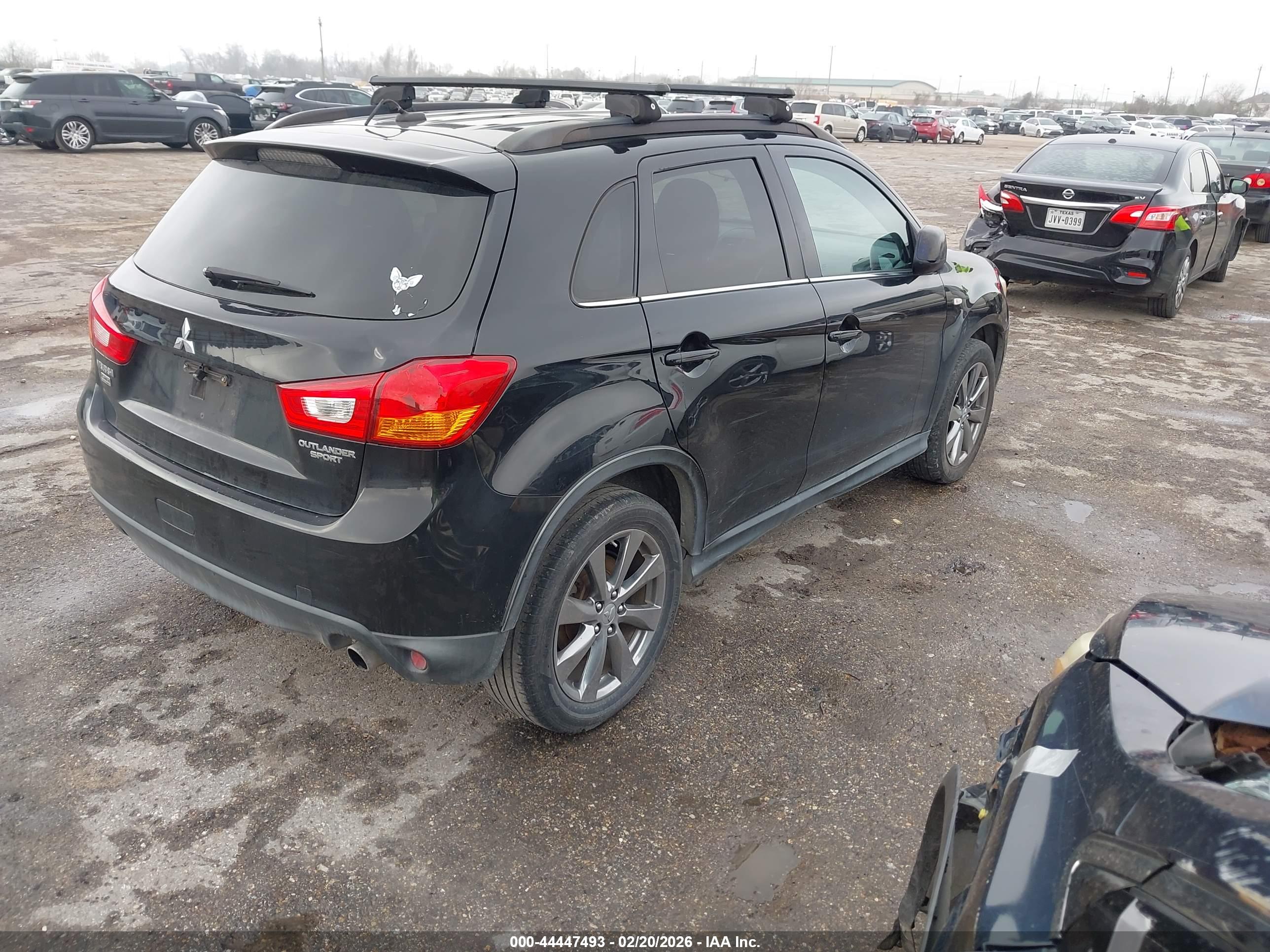 MITSUBISHI OUTLANDER image 4