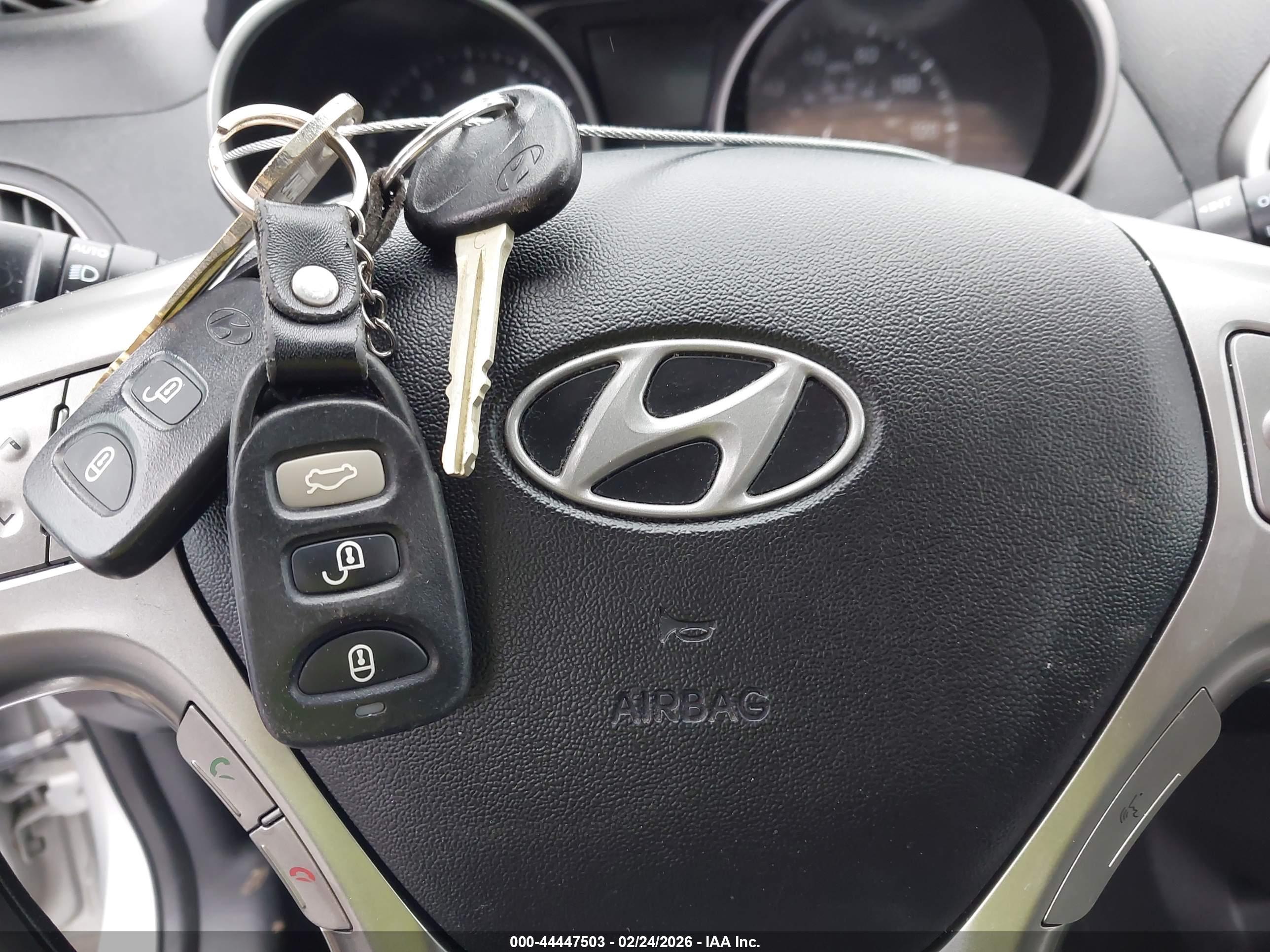 HYUNDAI TUCSON image 11