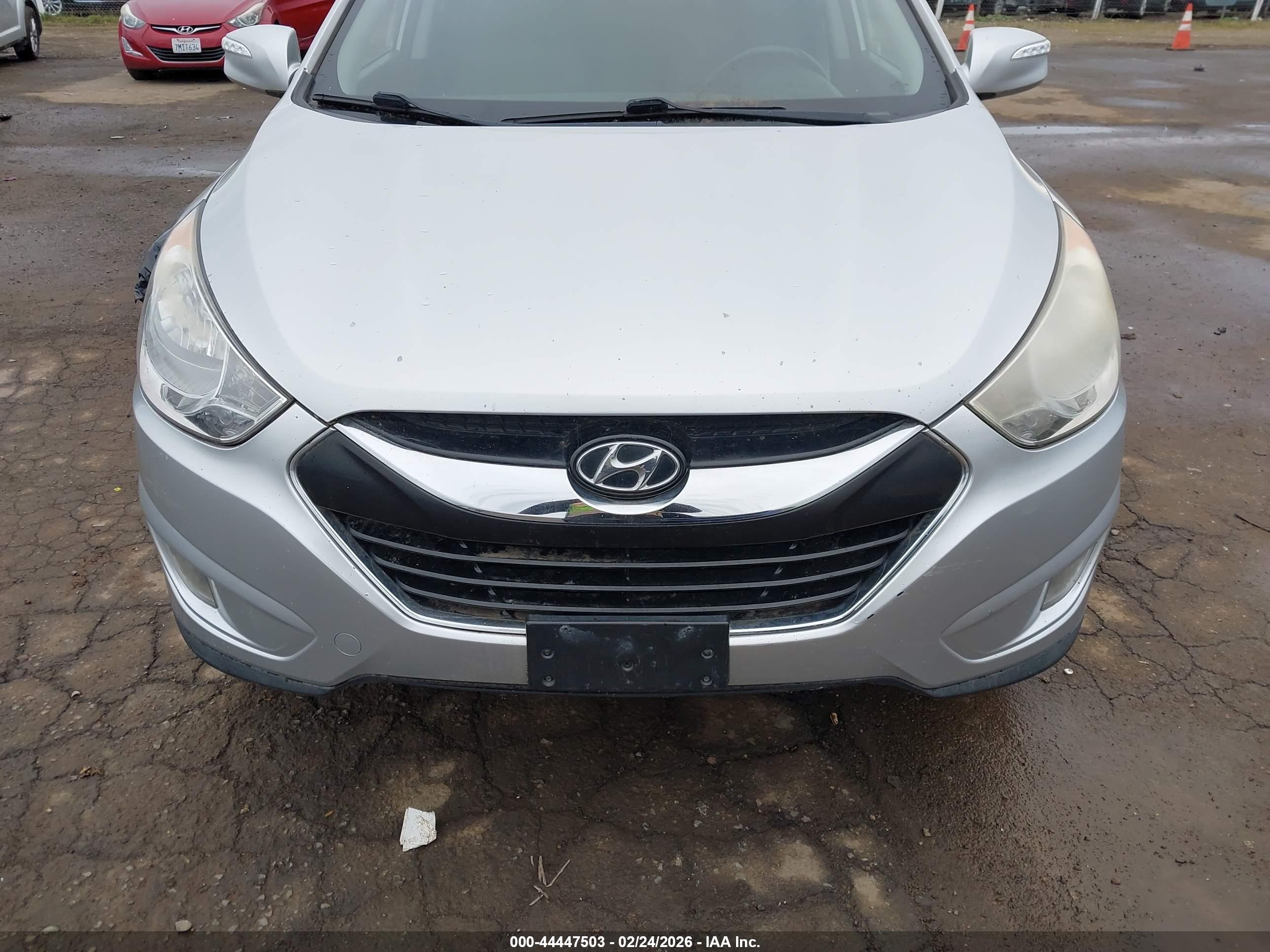 HYUNDAI TUCSON image 6