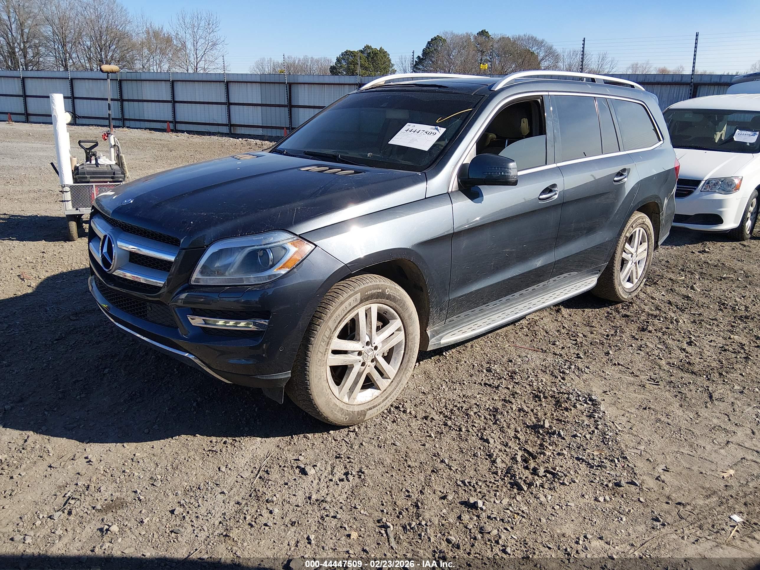 MERCEDES-BENZ GL image 2