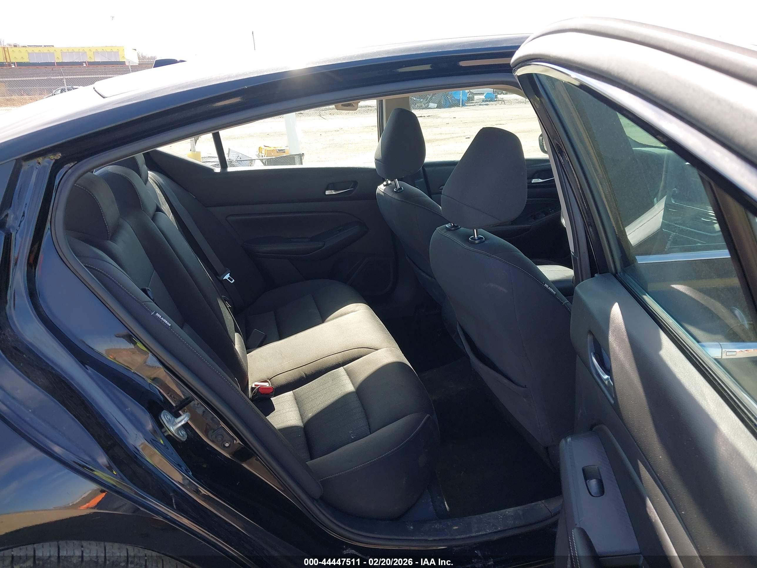 NISSAN ALTIMA image 8