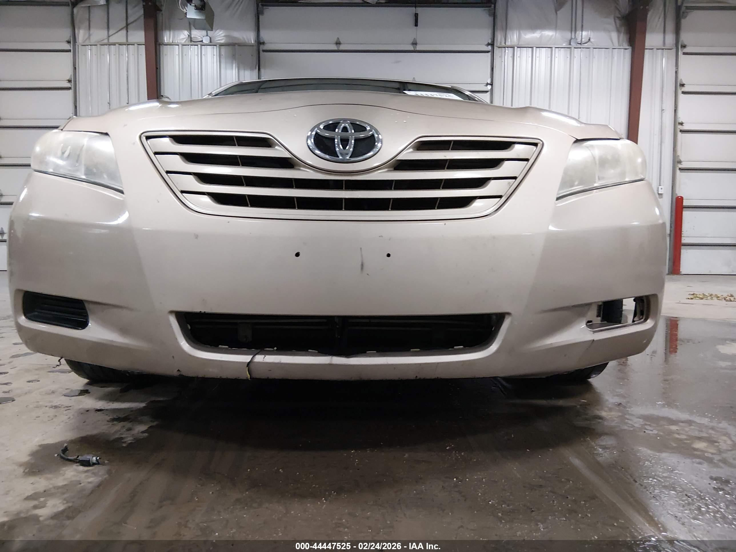 TOYOTA CAMRY image 6