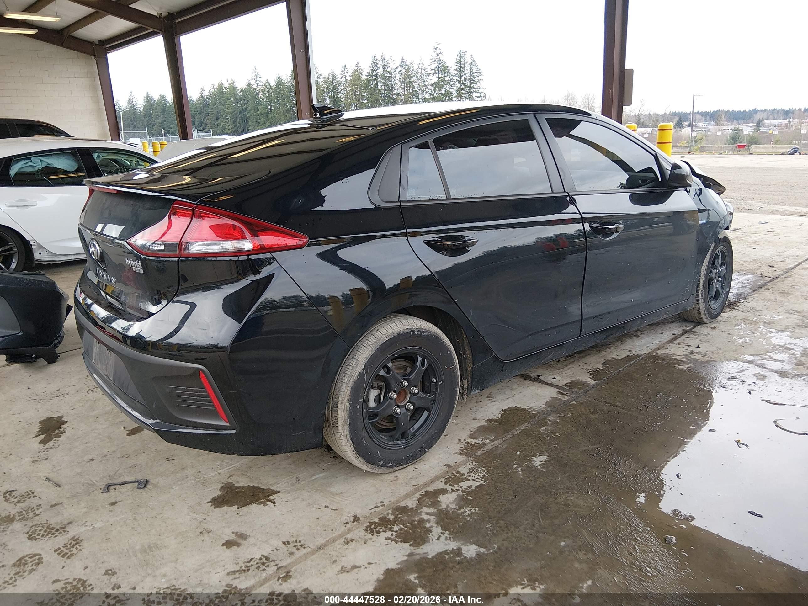 HYUNDAI IONIQ image 4